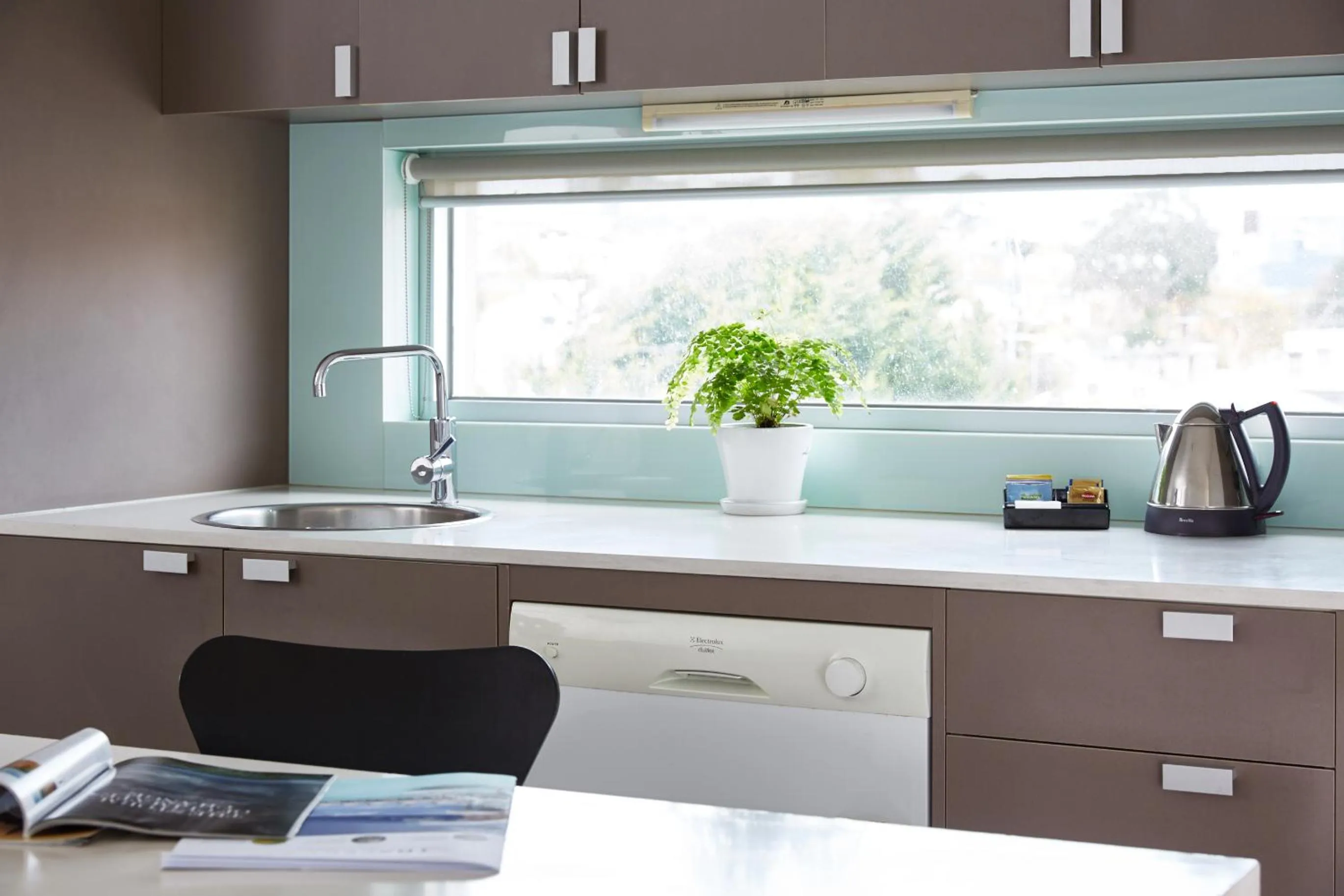 Coffee/tea facilities in Cosmopolitan Hotel and Apartments