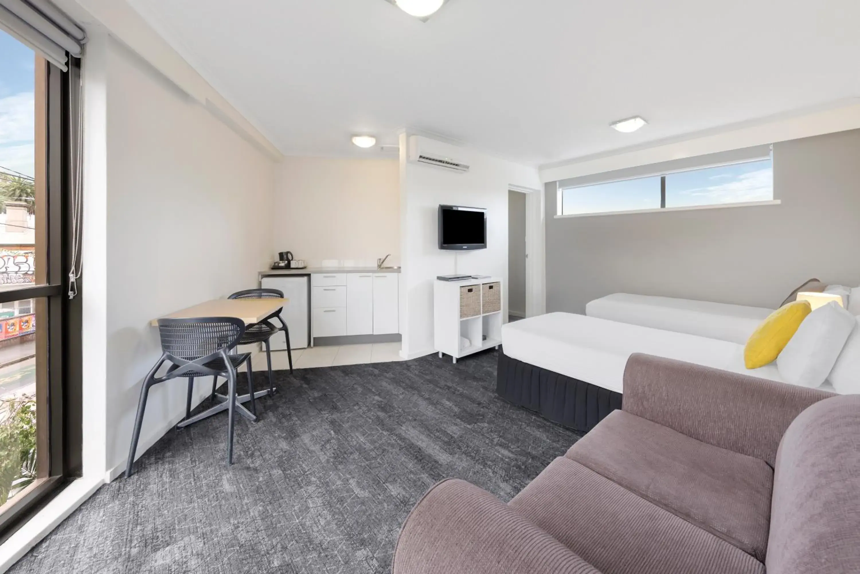 Family Room in Cosmopolitan Hotel and Apartments Family Room in Cosmopolitan Hotel and Apartments