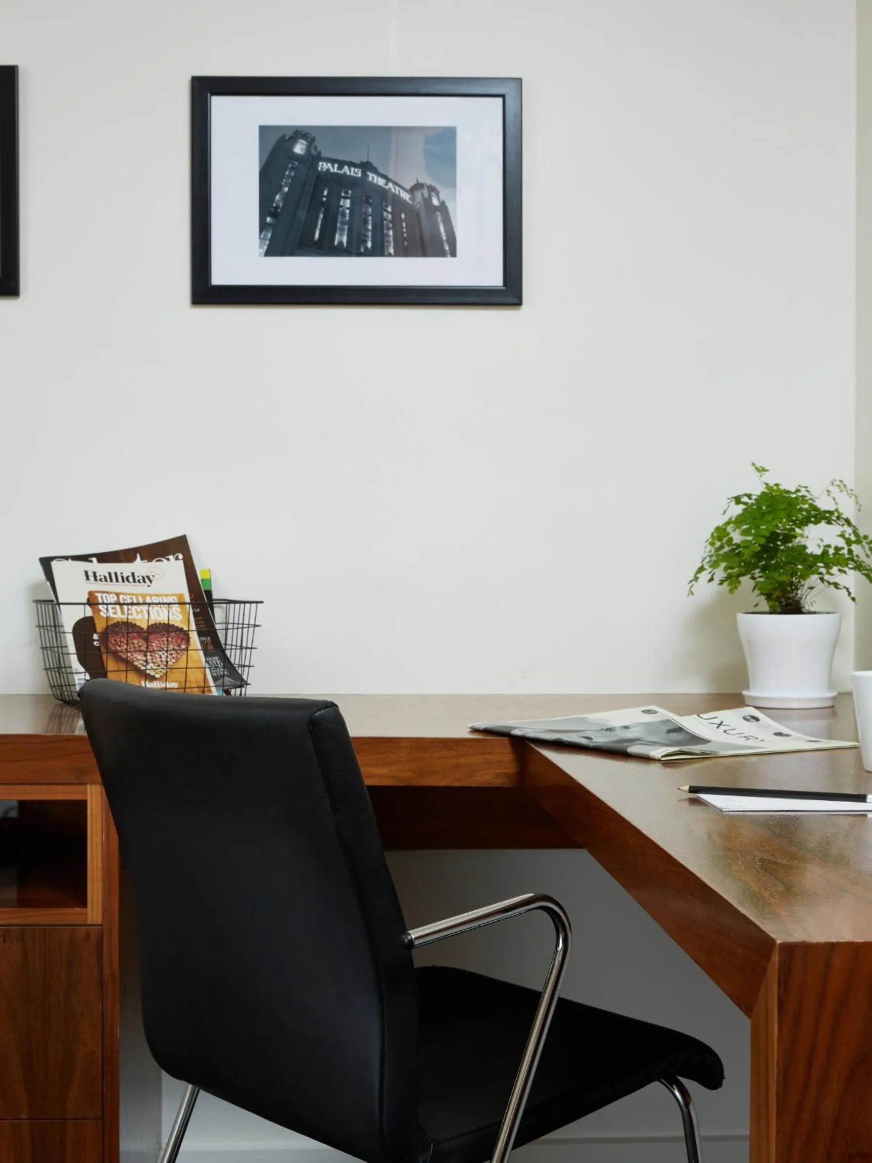 Coffee/tea facilities in Cosmopolitan Hotel and Apartments