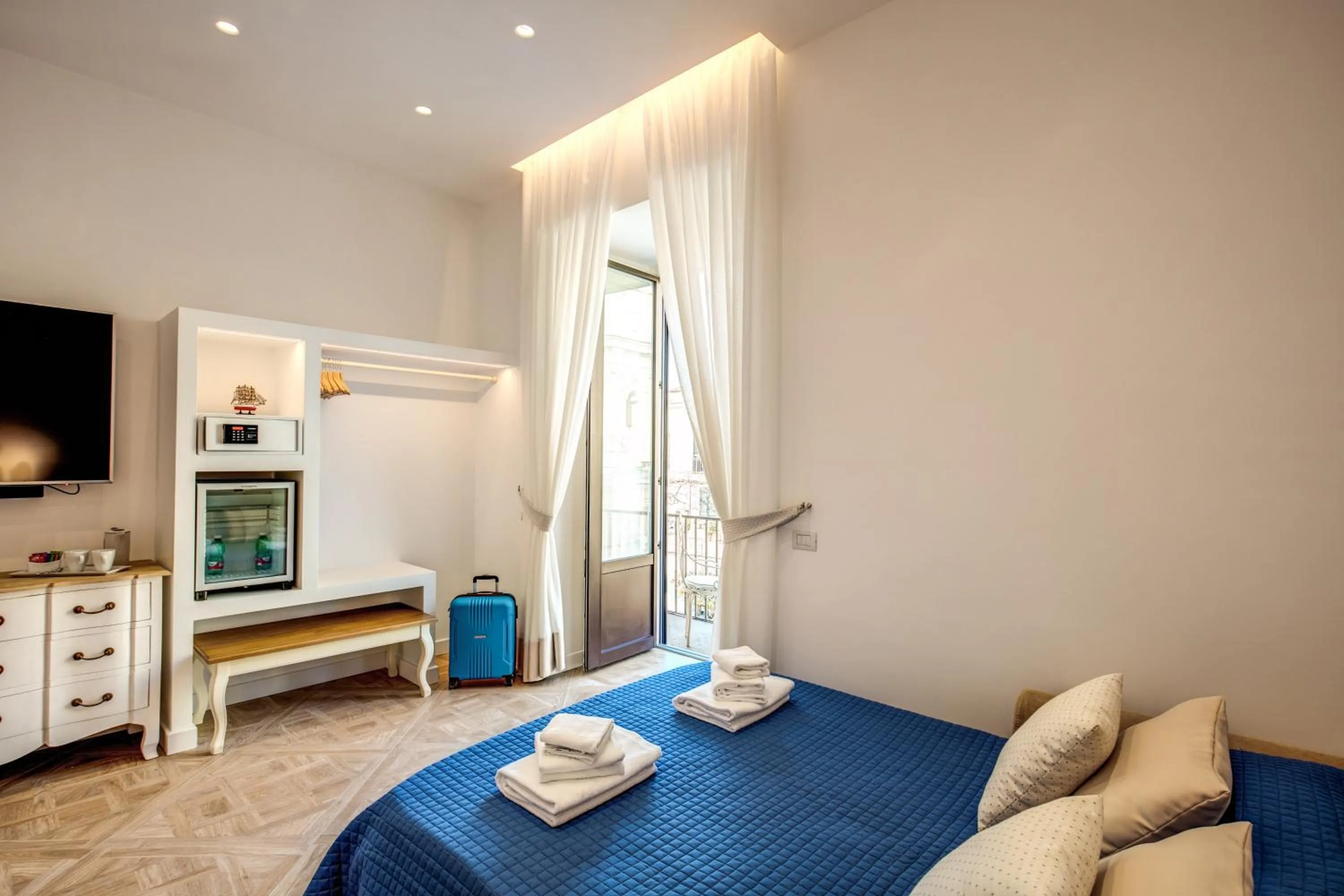 Bed in Sorrento Square Suites