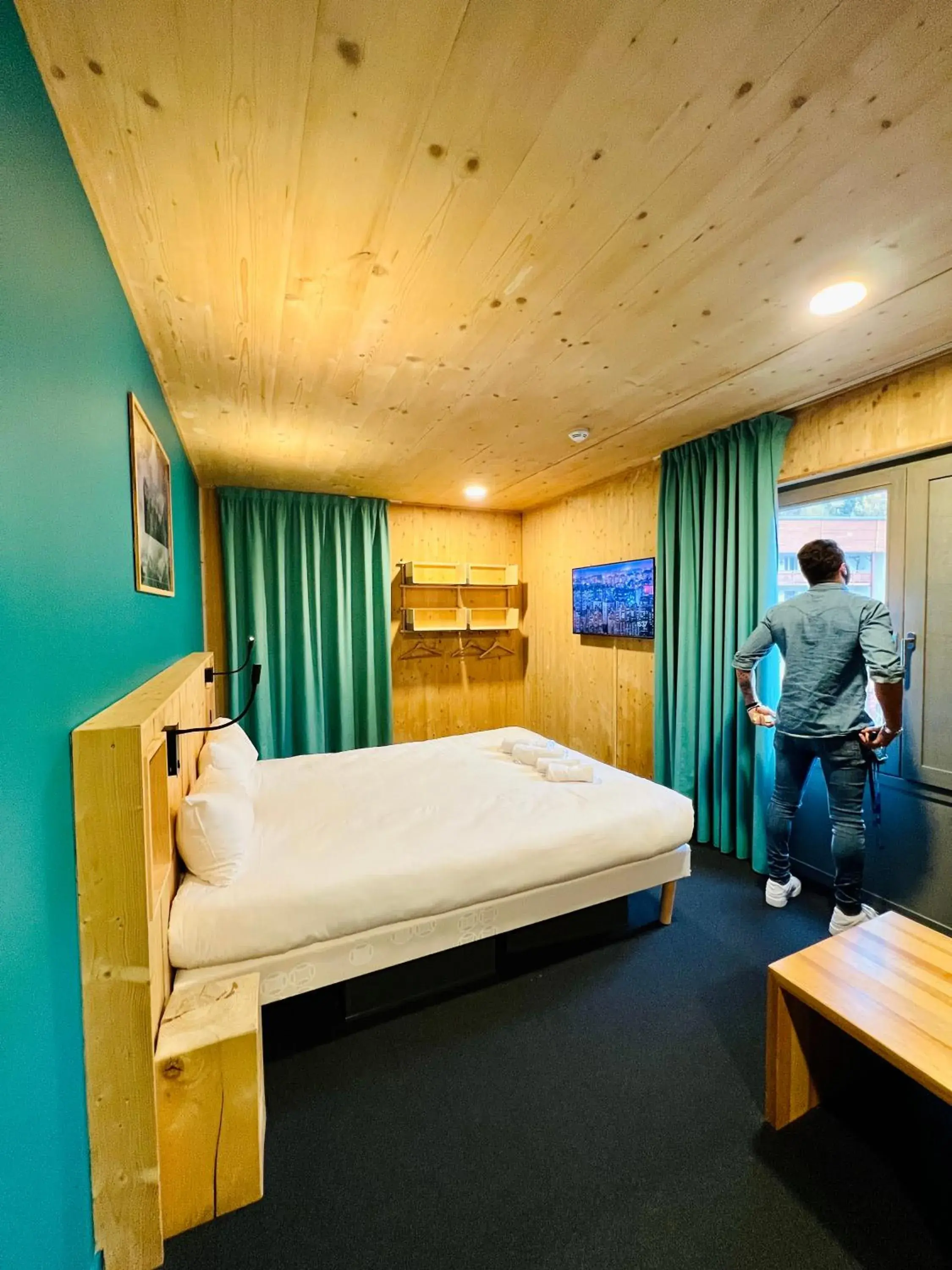 Bedroom, Bed in The People - Les 2 Alpes Bedroom, Bed in The People - Les 2 Alpes
