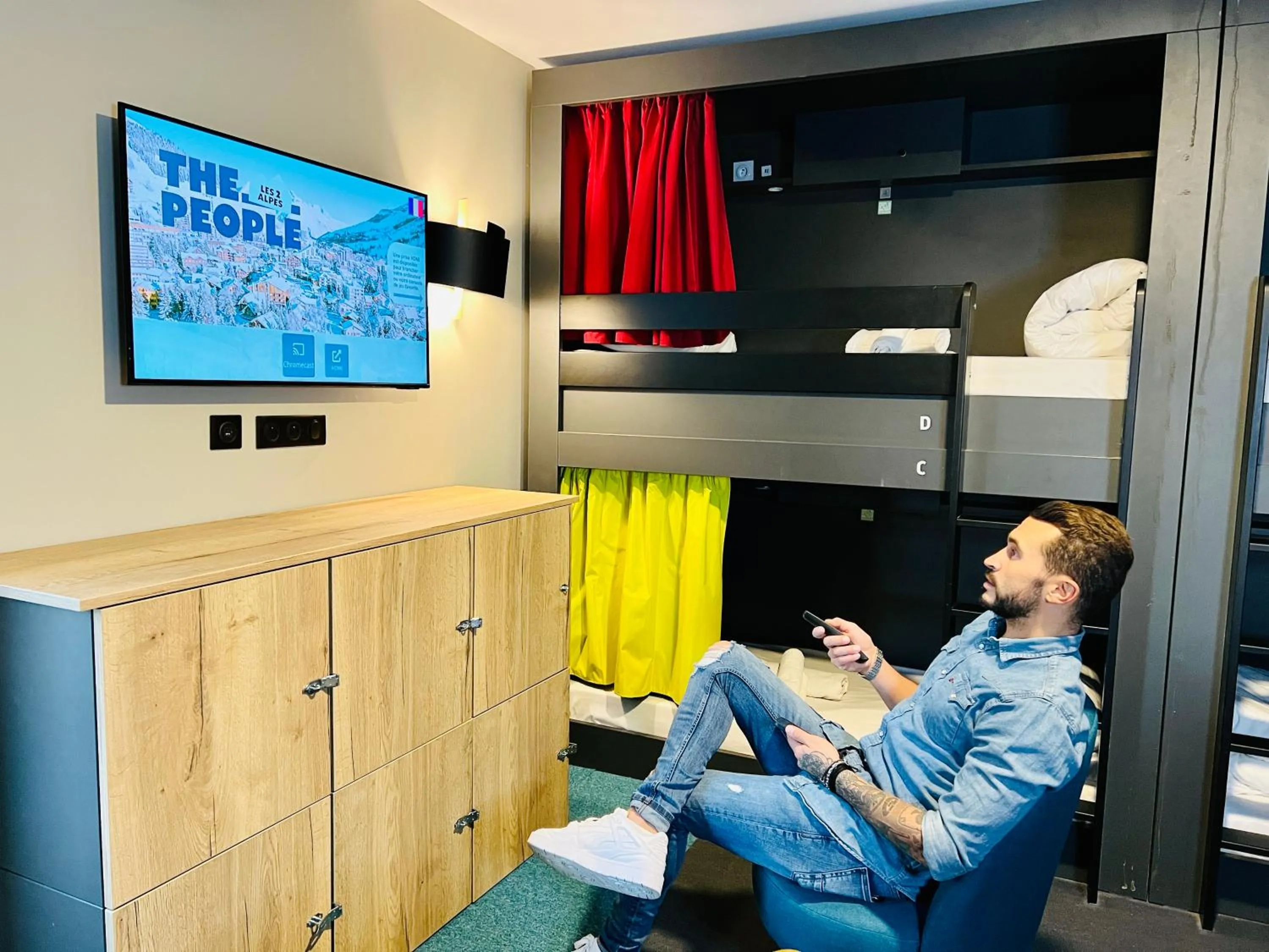 Bedroom in The People - Les 2 Alpes