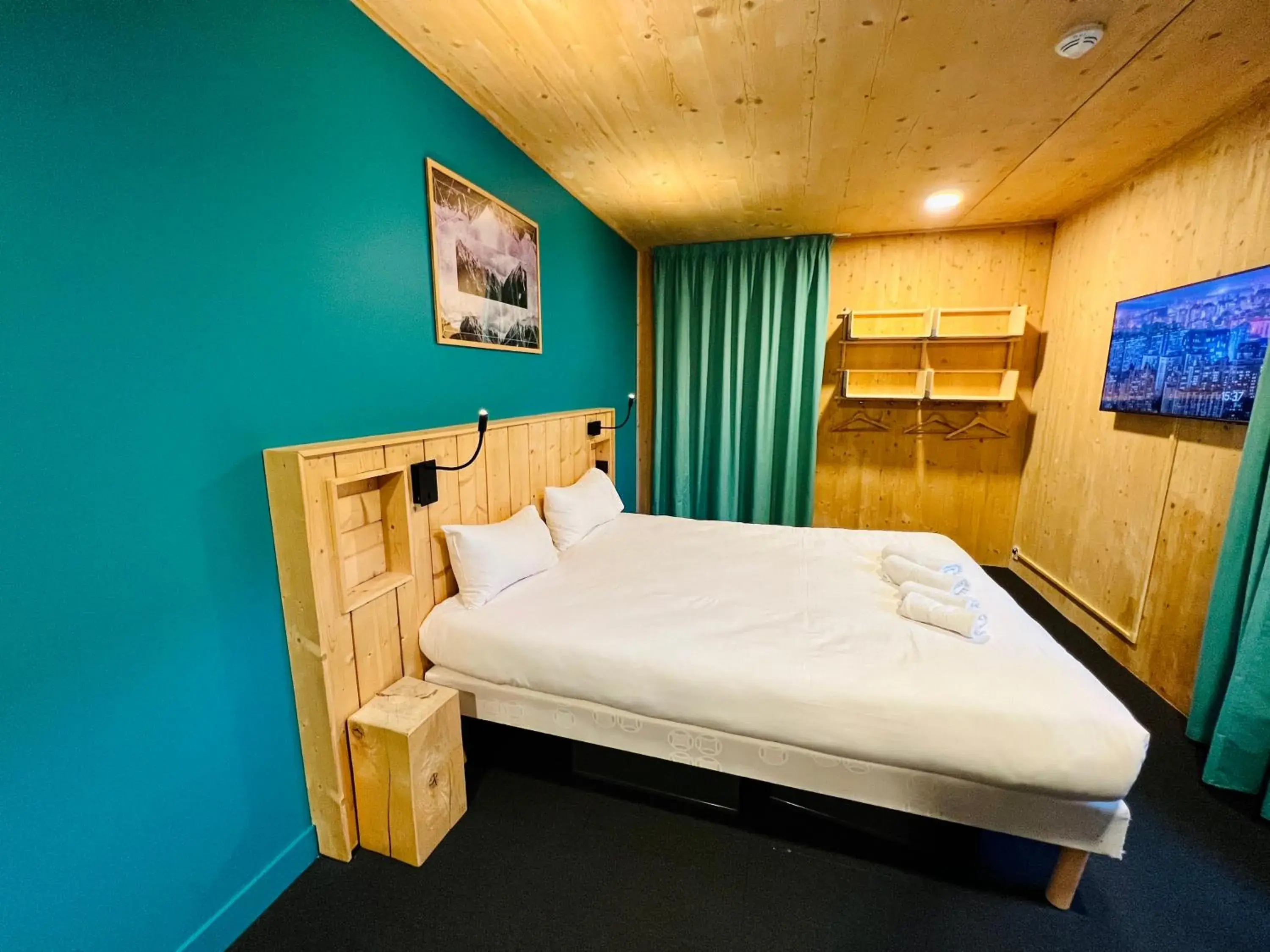 Bedroom, Bed in The People - Les 2 Alpes Bedroom, Bed in The People - Les 2 Alpes