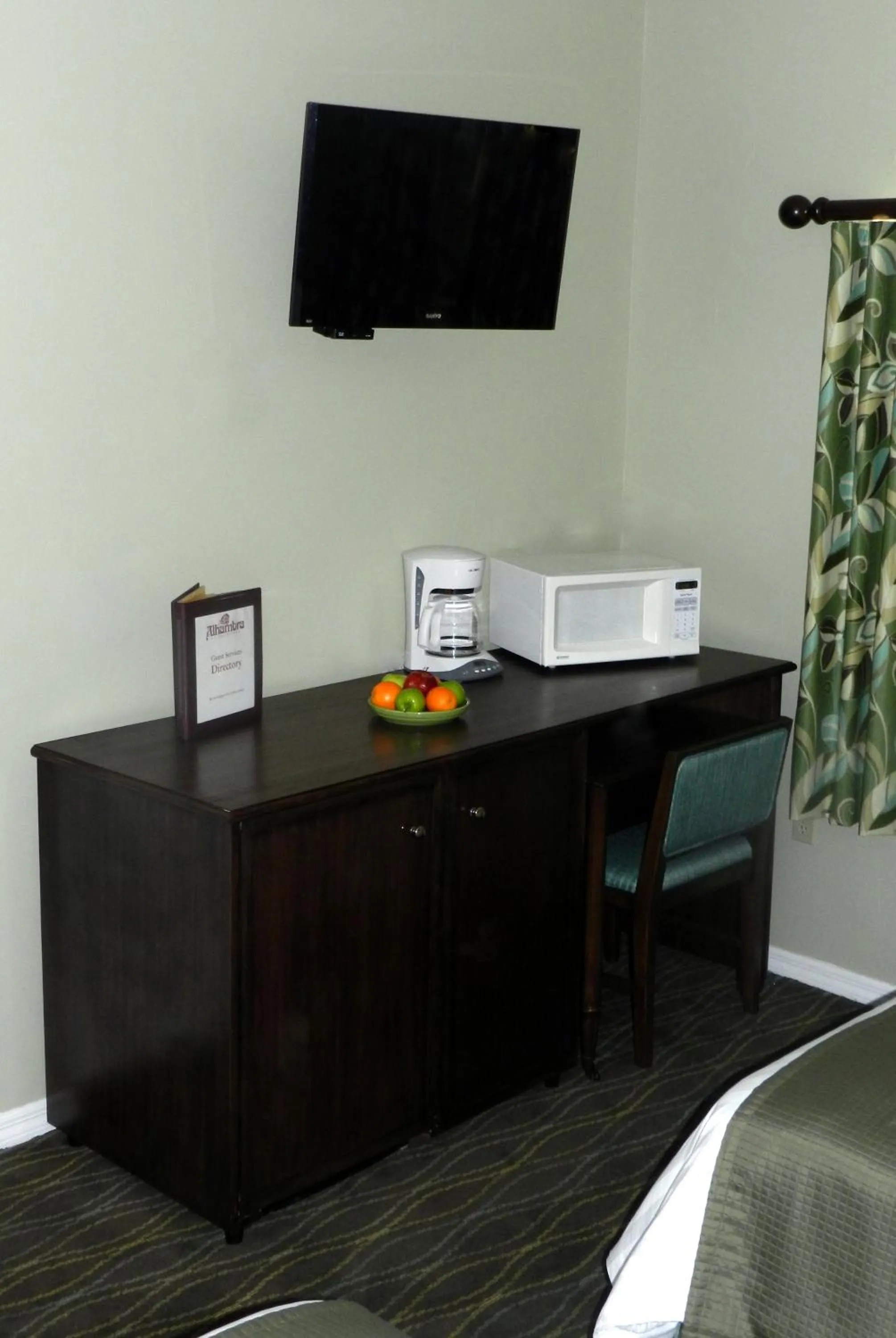 TV and multimedia in Alhambra Villas