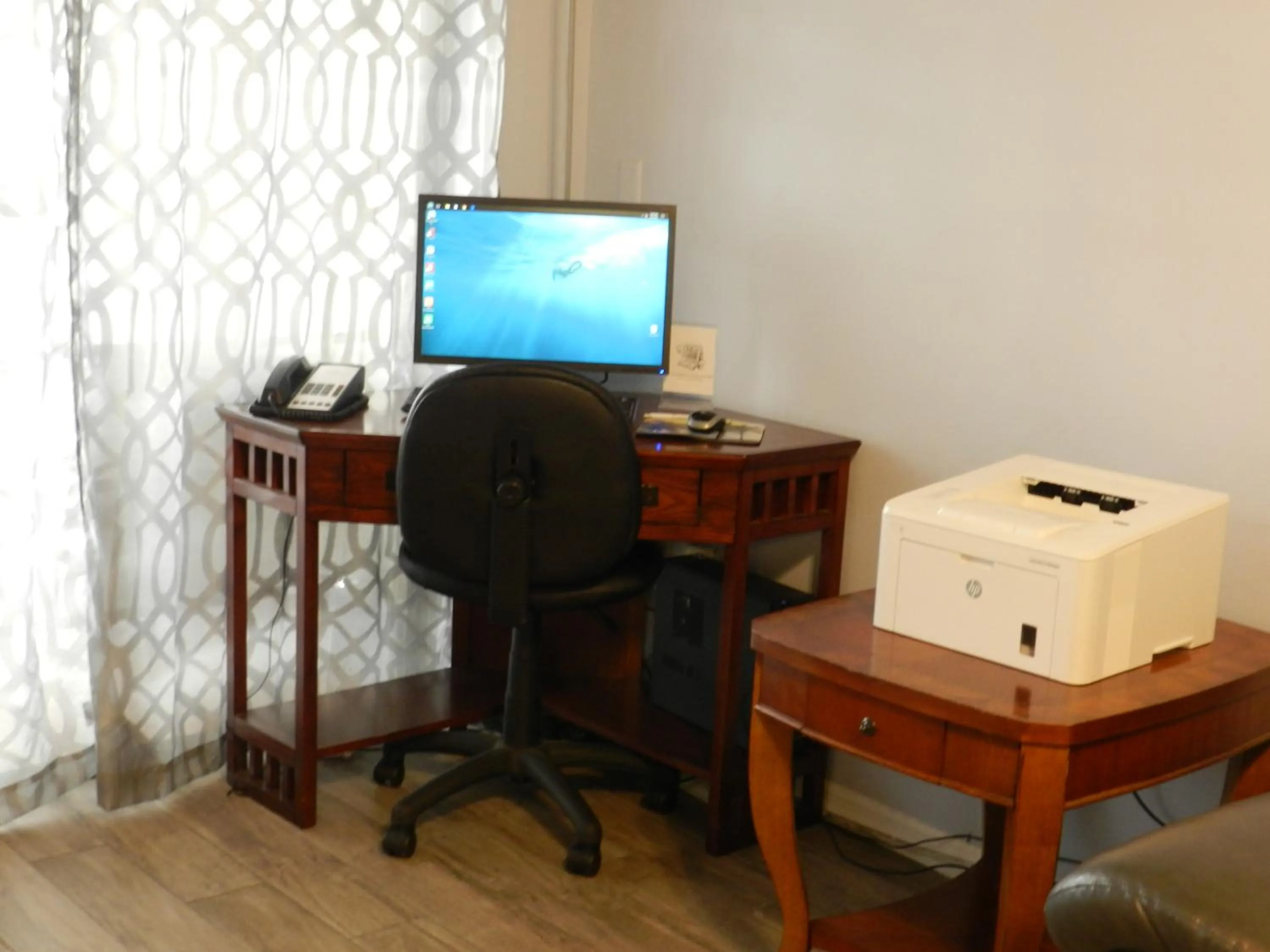 Business facilities in Alhambra Villas