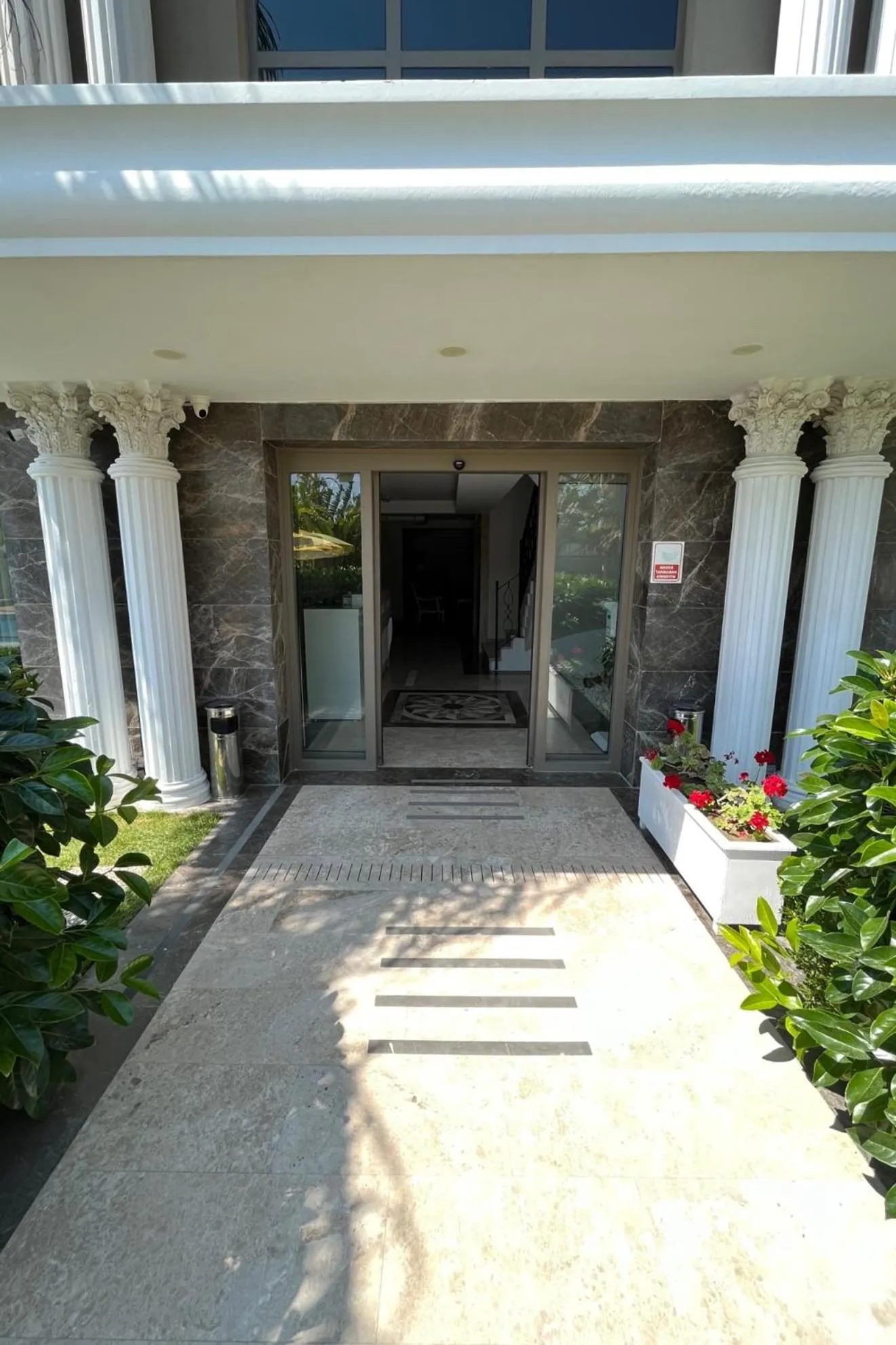 Facade/entrance in As Hotel Cesme