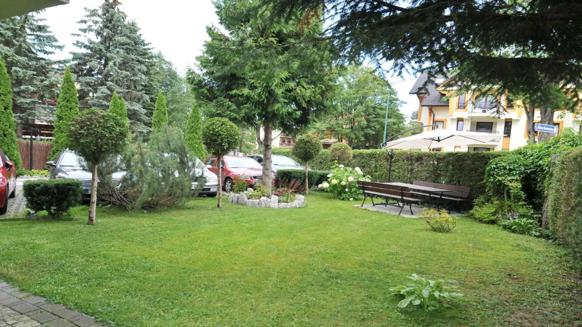 People in Willa Iskra