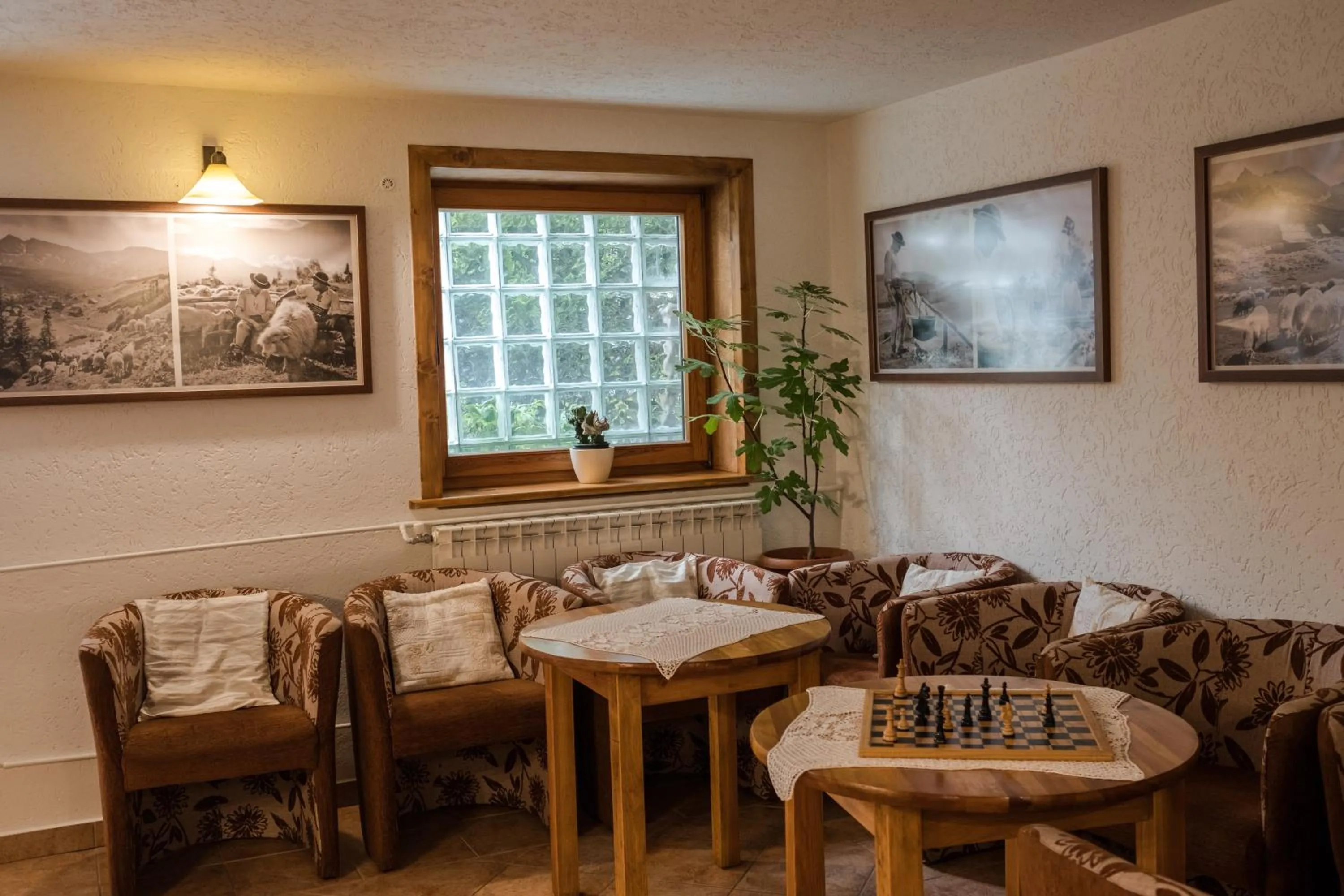 Communal lounge/ TV room in Willa Iskra