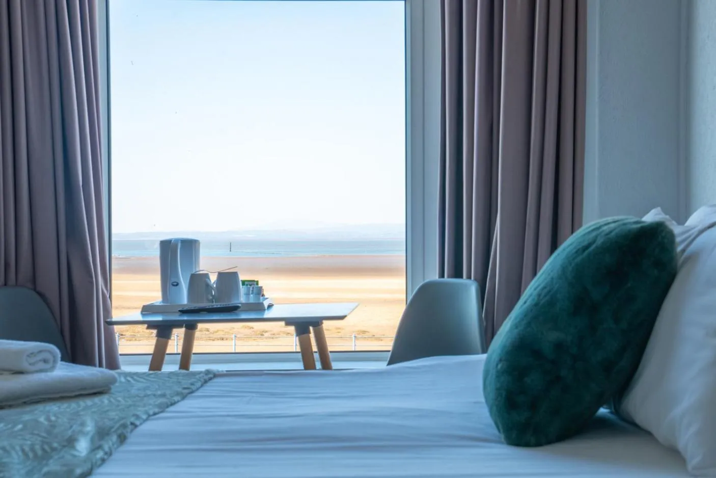 View (from property/room), Bed in The Clifton Seafront Hotel