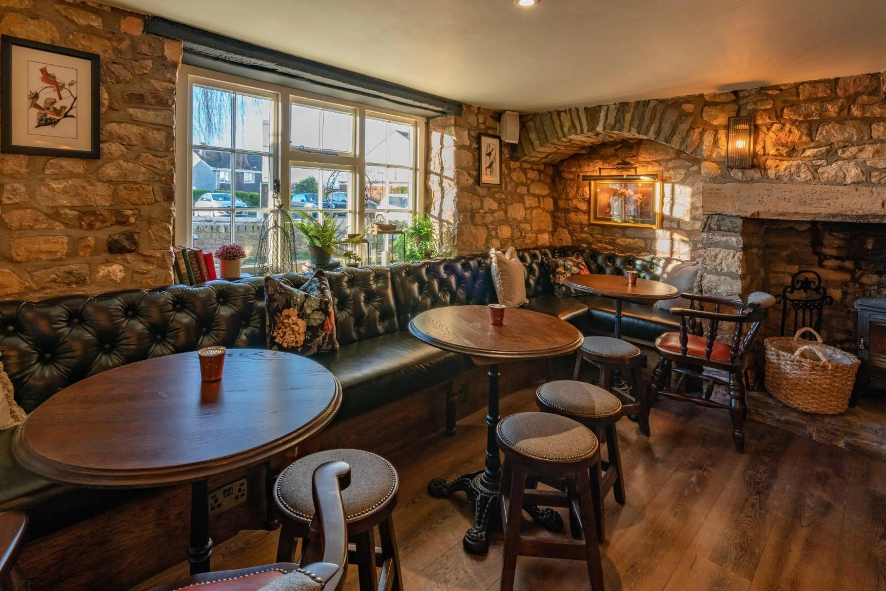 Restaurant/places to eat in Bowl Inn