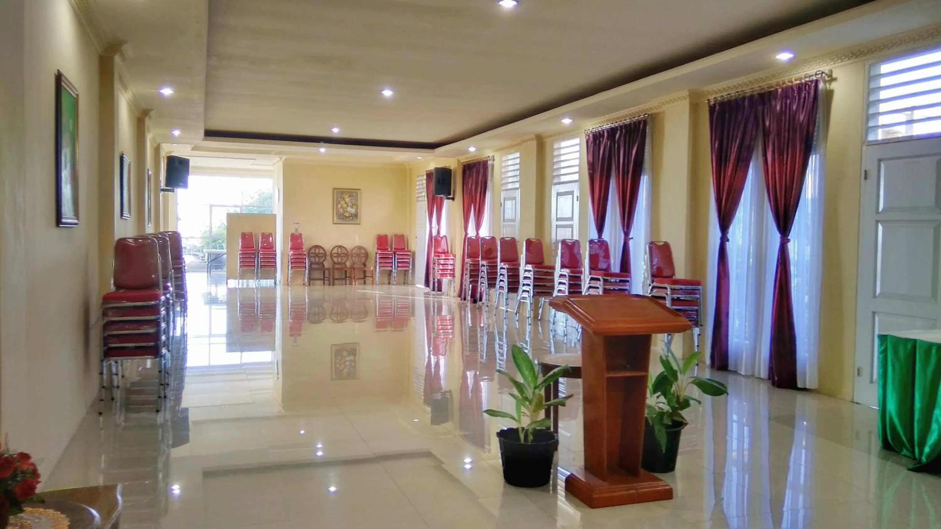 Tulip Inn Tomohon