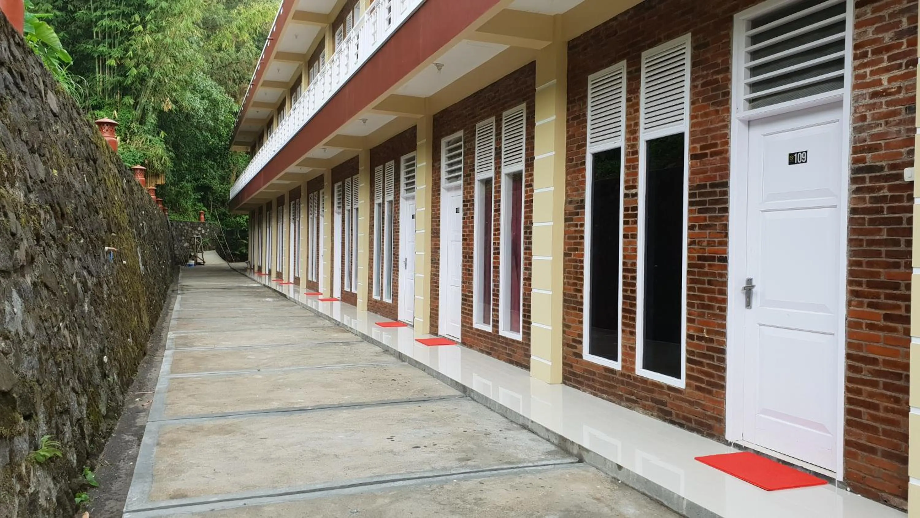 Property building in Tulip Inn Tomohon