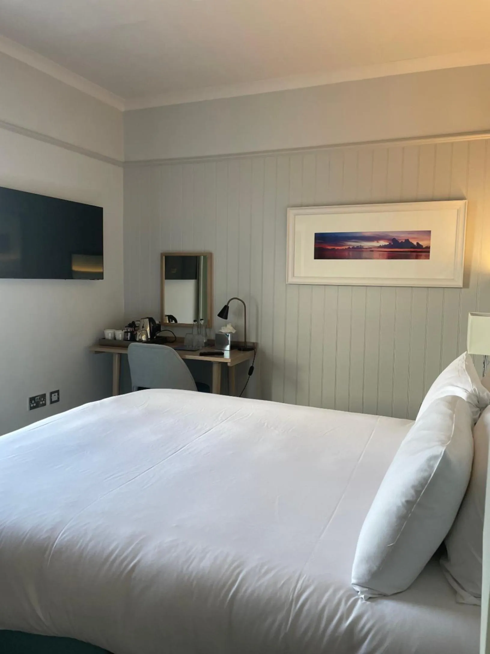 Bedroom, Bed in Trearddur Bay Hotel