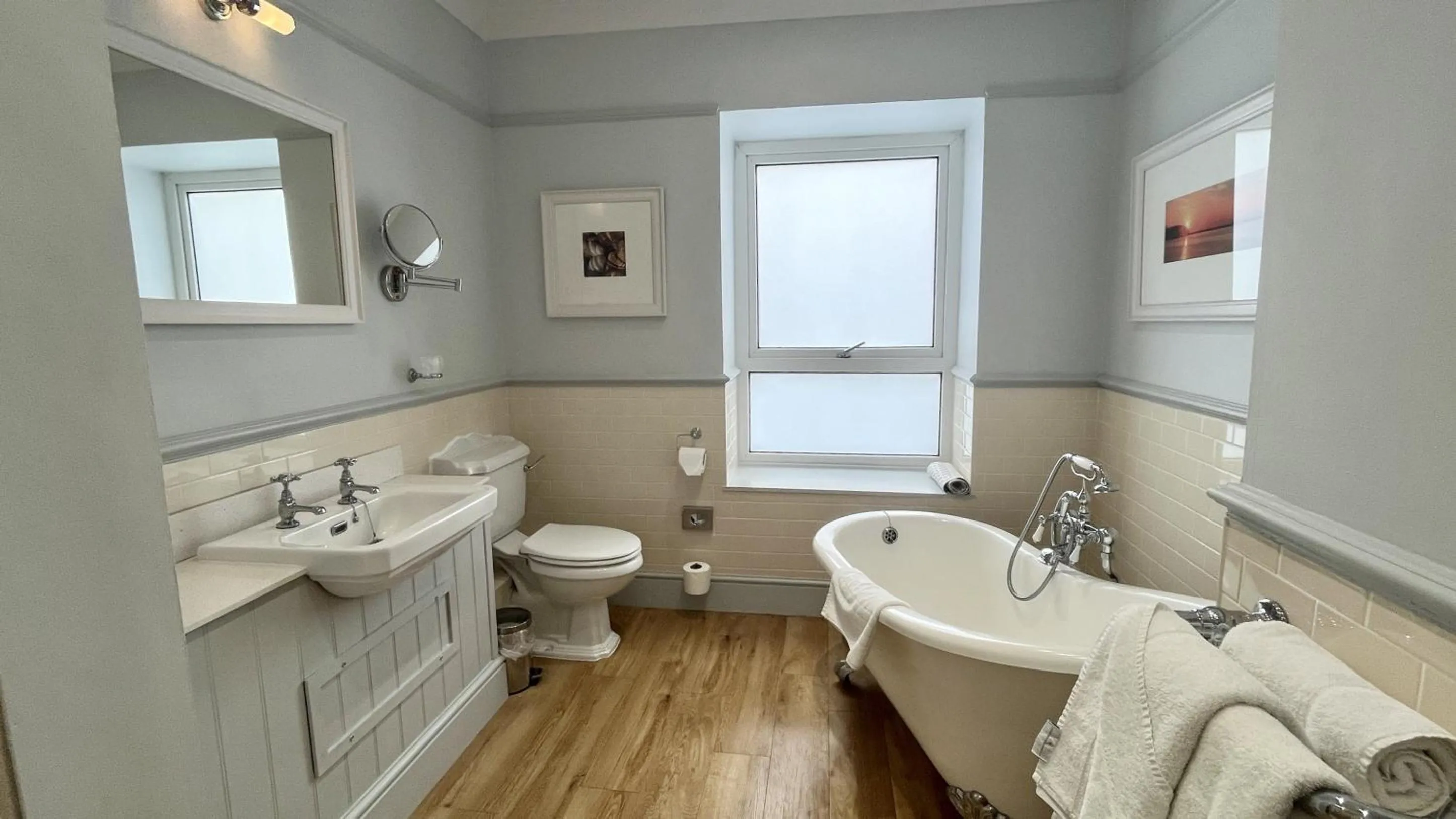 Bathroom in Trearddur Bay Hotel