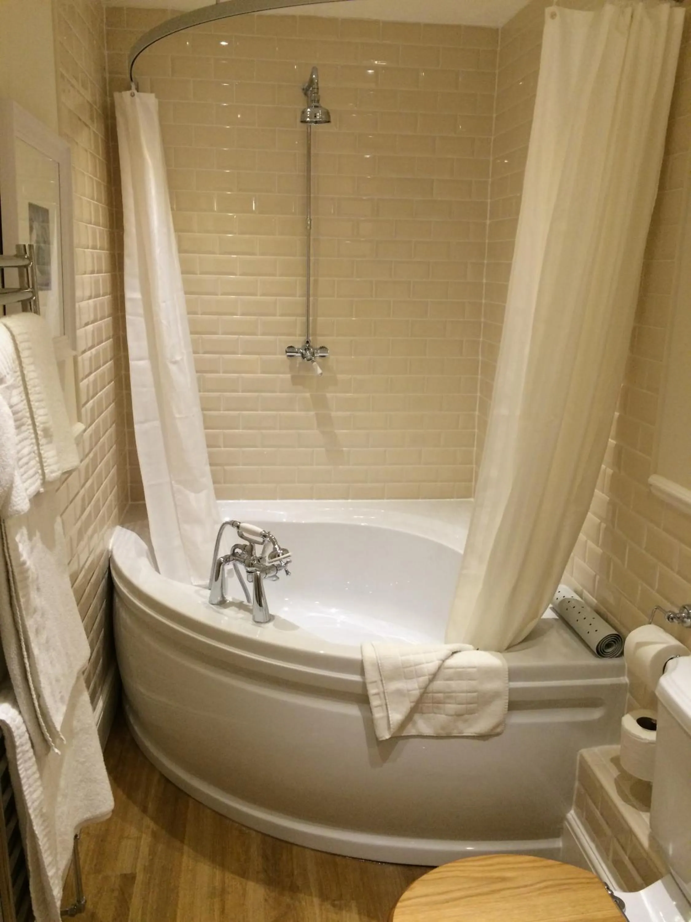 Shower in Trearddur Bay Hotel