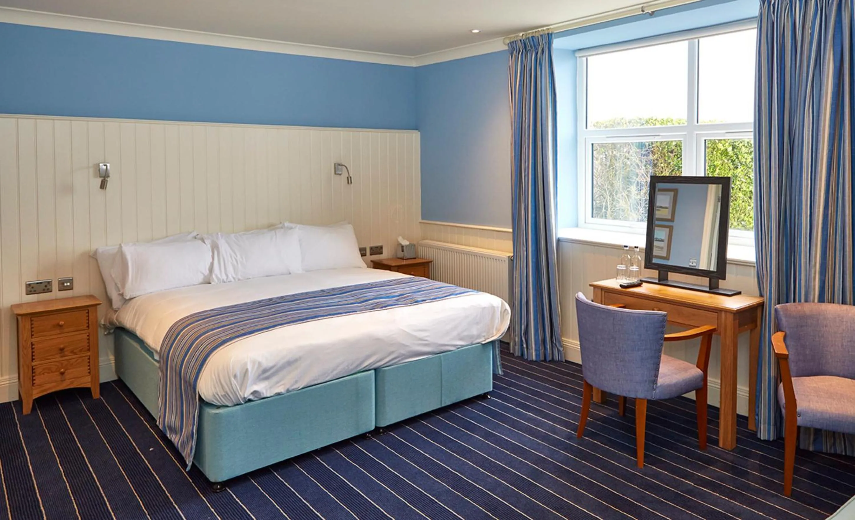 Bedroom, Bed in Trearddur Bay Hotel