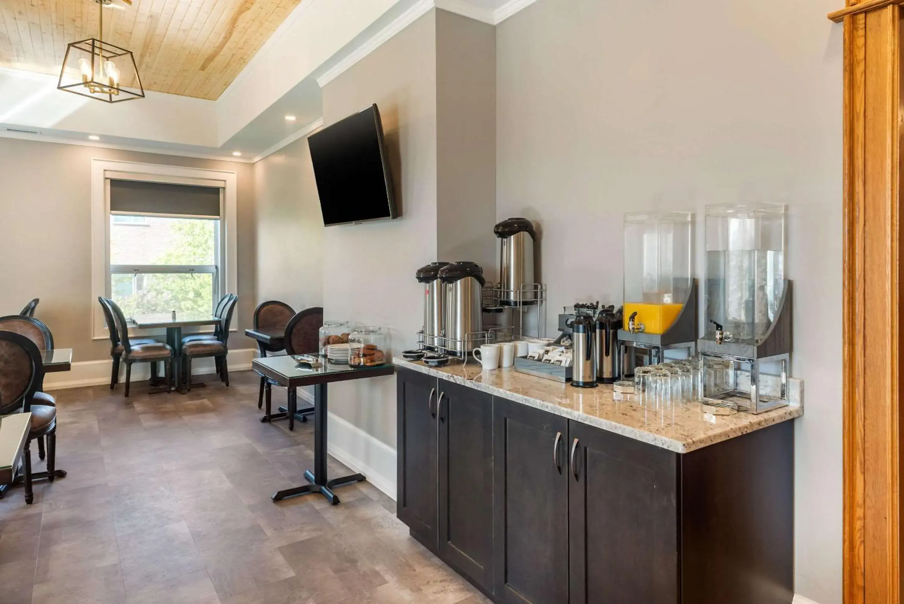 Breakfast in The Courthouse Hotel, an Ascend Collection Hotel Breakfast in The Courthouse Hotel, an Ascend Collection Hotel