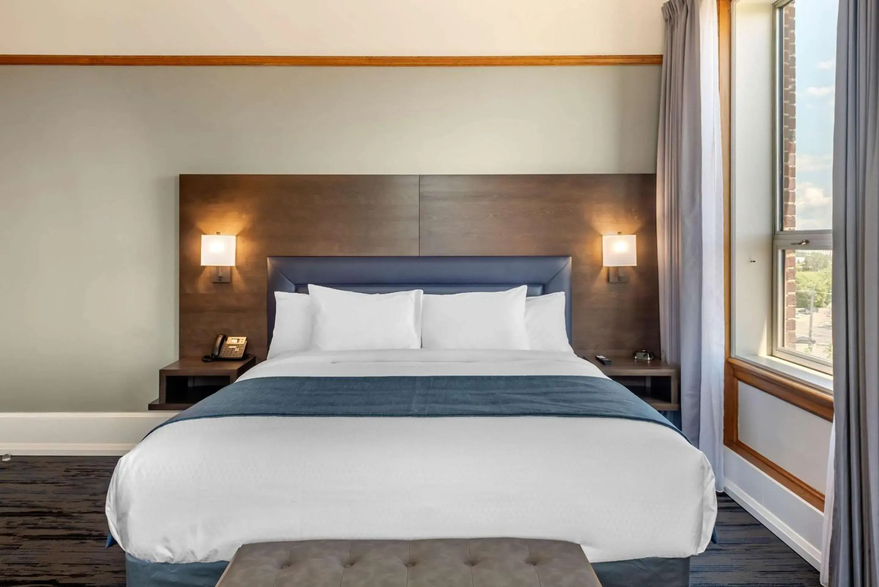 Standard King Room - Non-Smoking in The Courthouse Hotel, an Ascend Collection Hotel Standard King Room - Non-Smoking in The Courthouse Hotel, an Ascend Collection Hotel