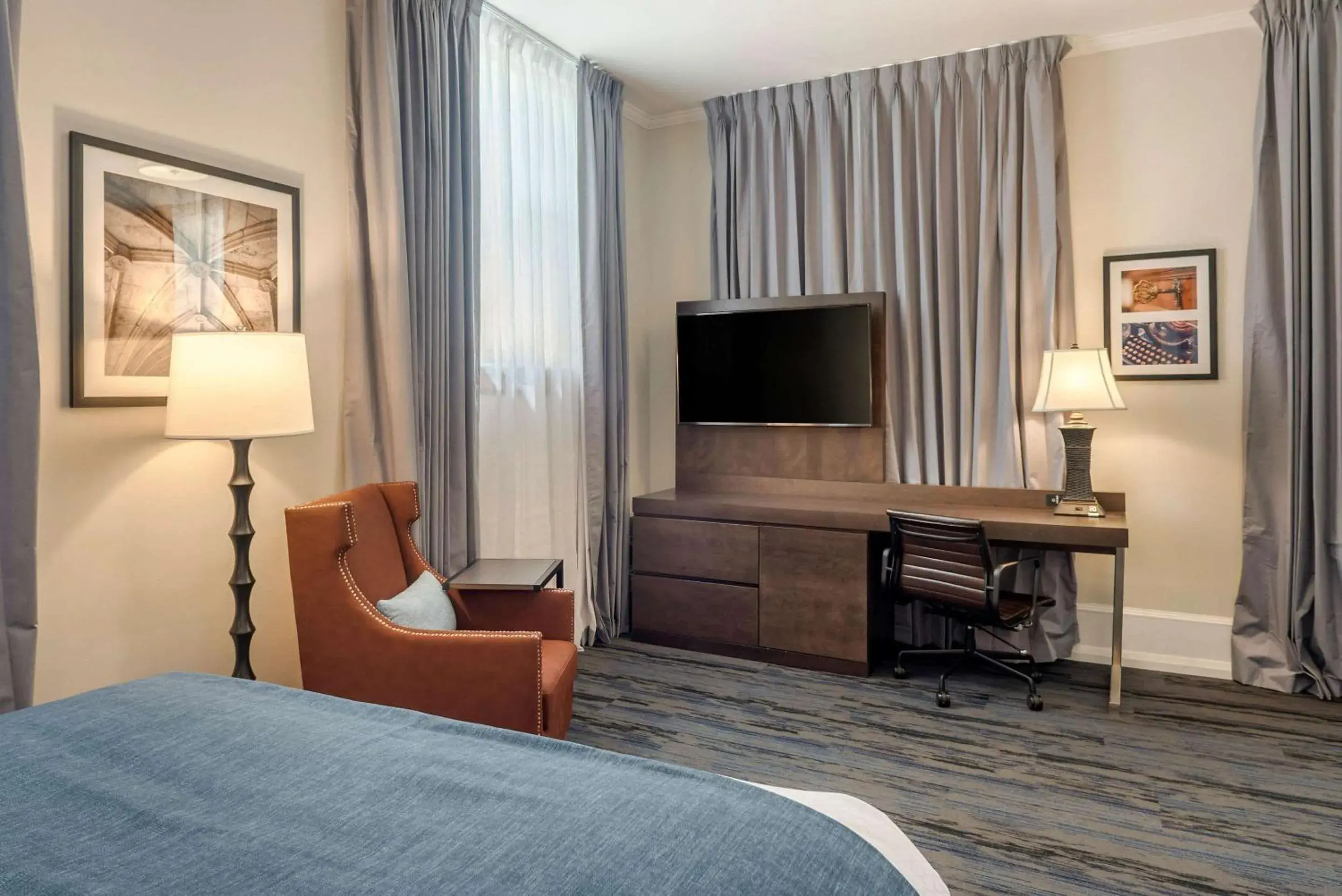 Bedroom, Bed in The Courthouse Hotel, an Ascend Collection Hotel Bedroom, Bed in The Courthouse Hotel, an Ascend Collection Hotel