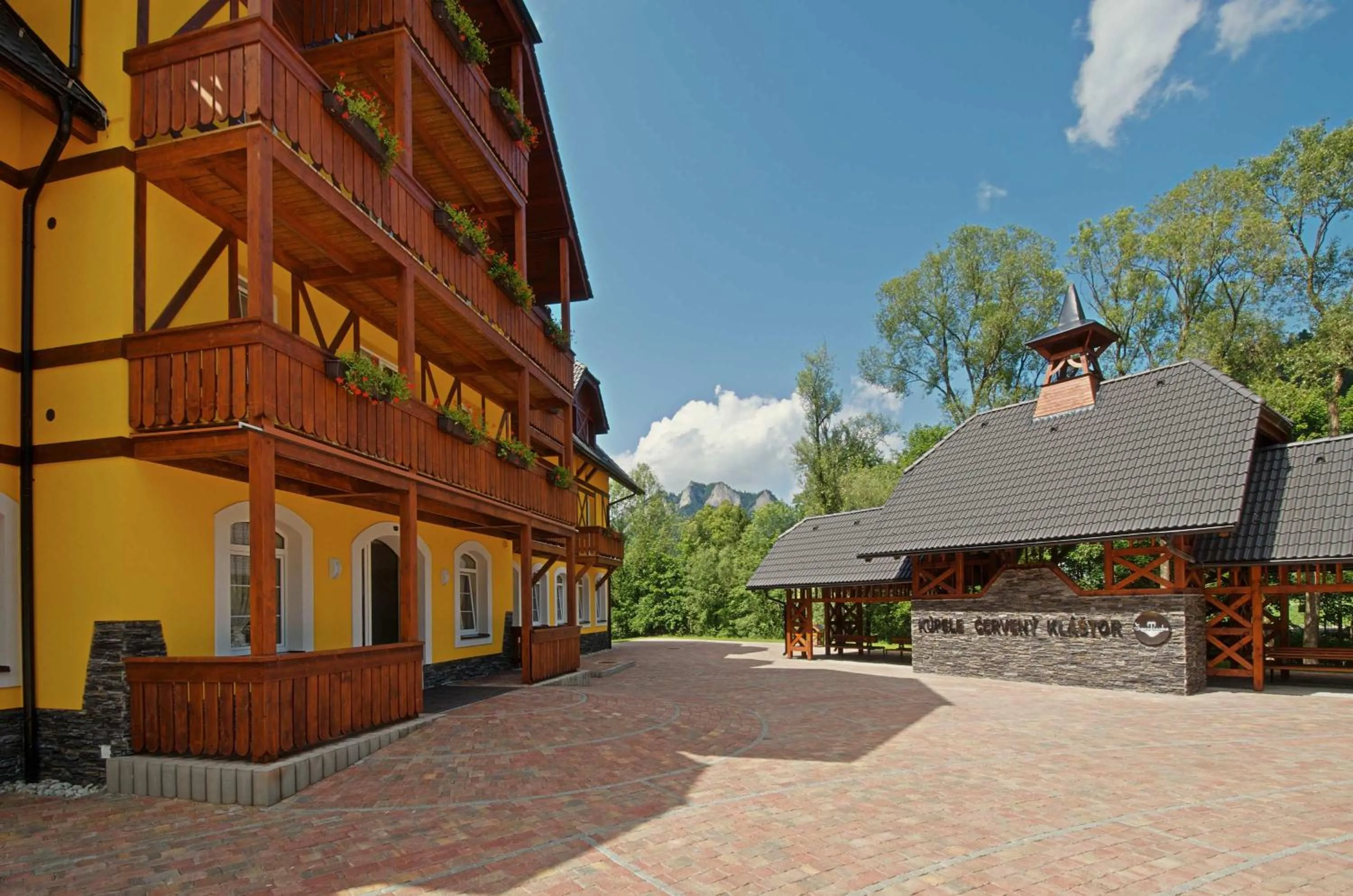 Property building in Dom zdravia - KÚPELE PIENINY