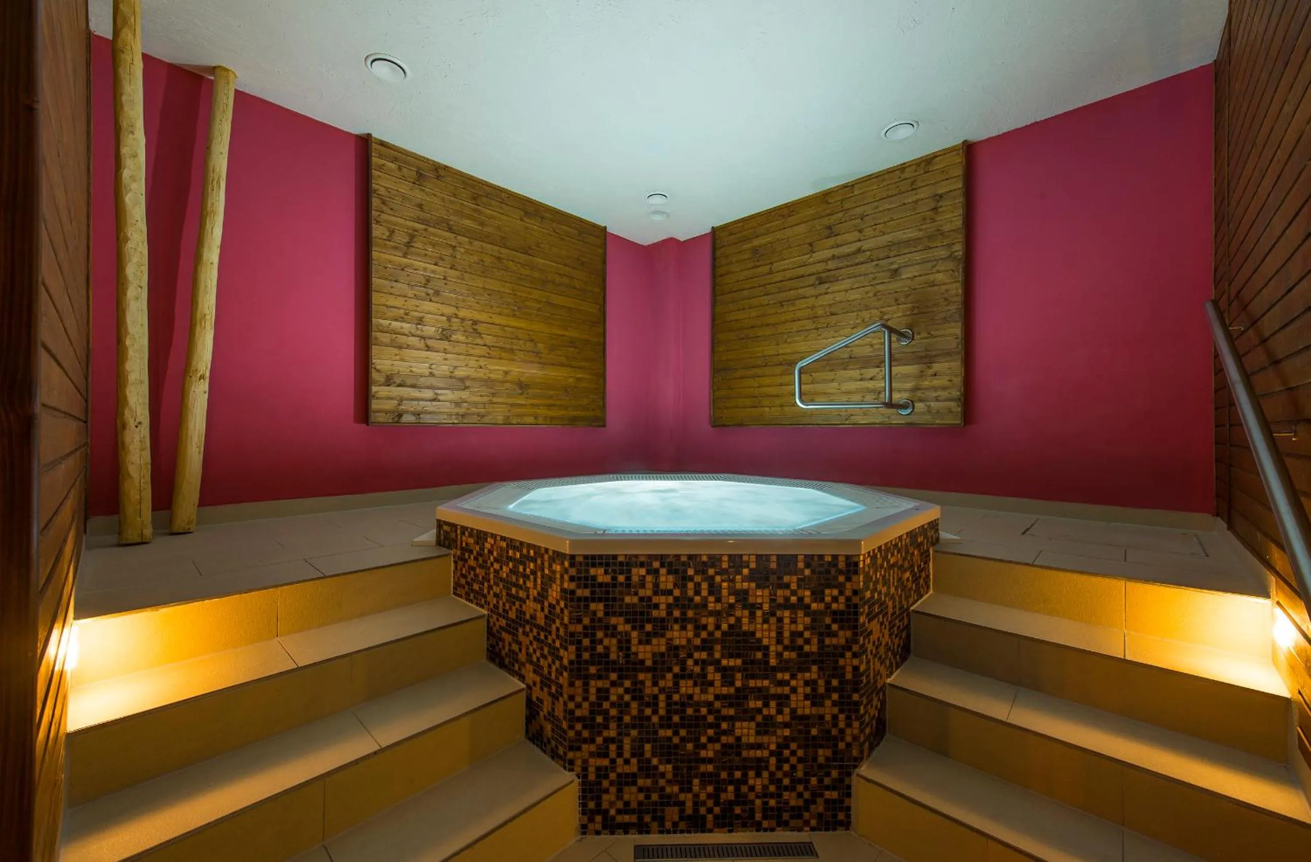 Hot Tub in Dom zdravia - KÚPELE PIENINY