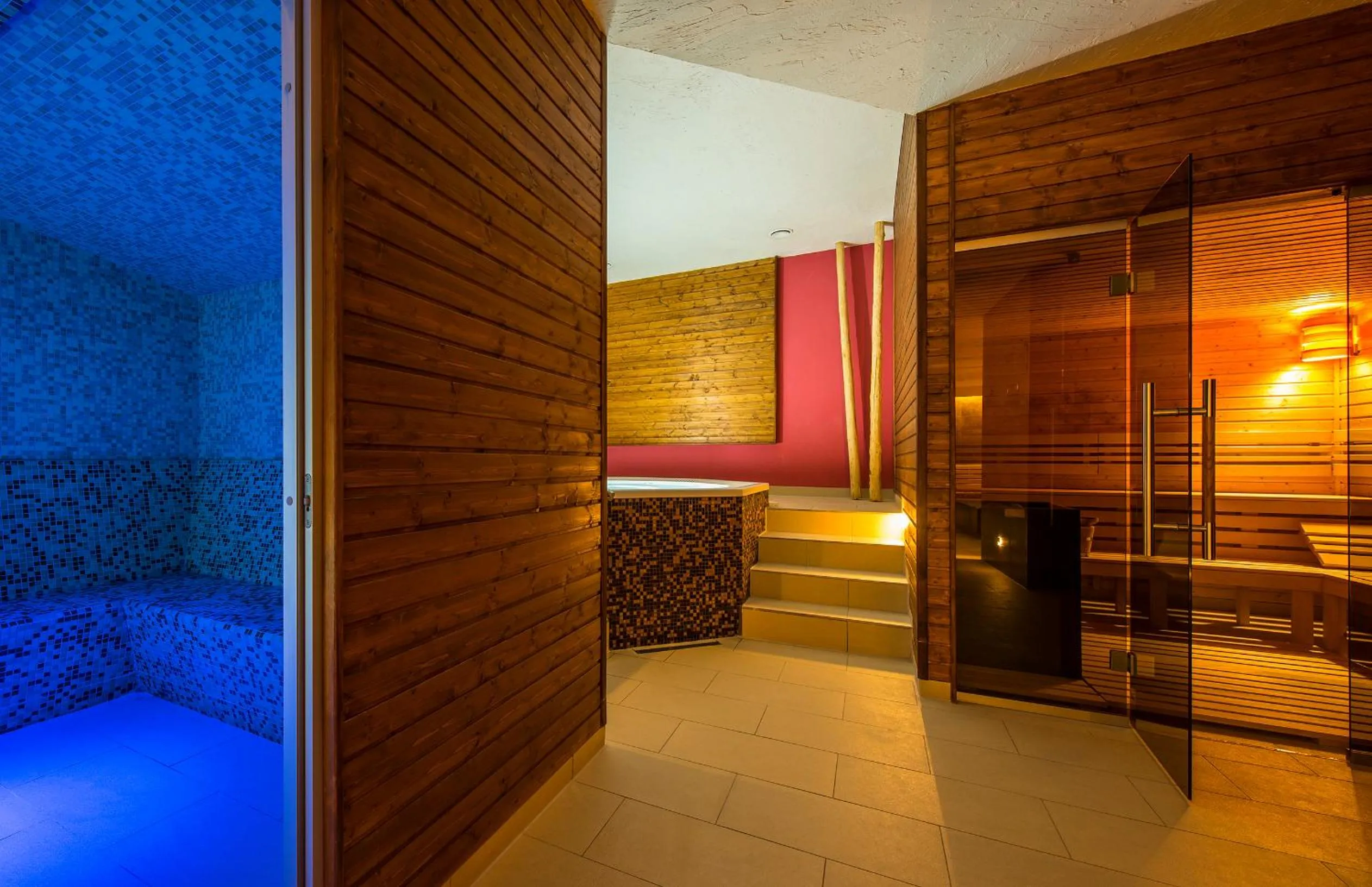 Spa and wellness centre/facilities in Kúpeľné domčeky - KÚPELE ČERVENÝ KLÁŠTOR Smerdžonka