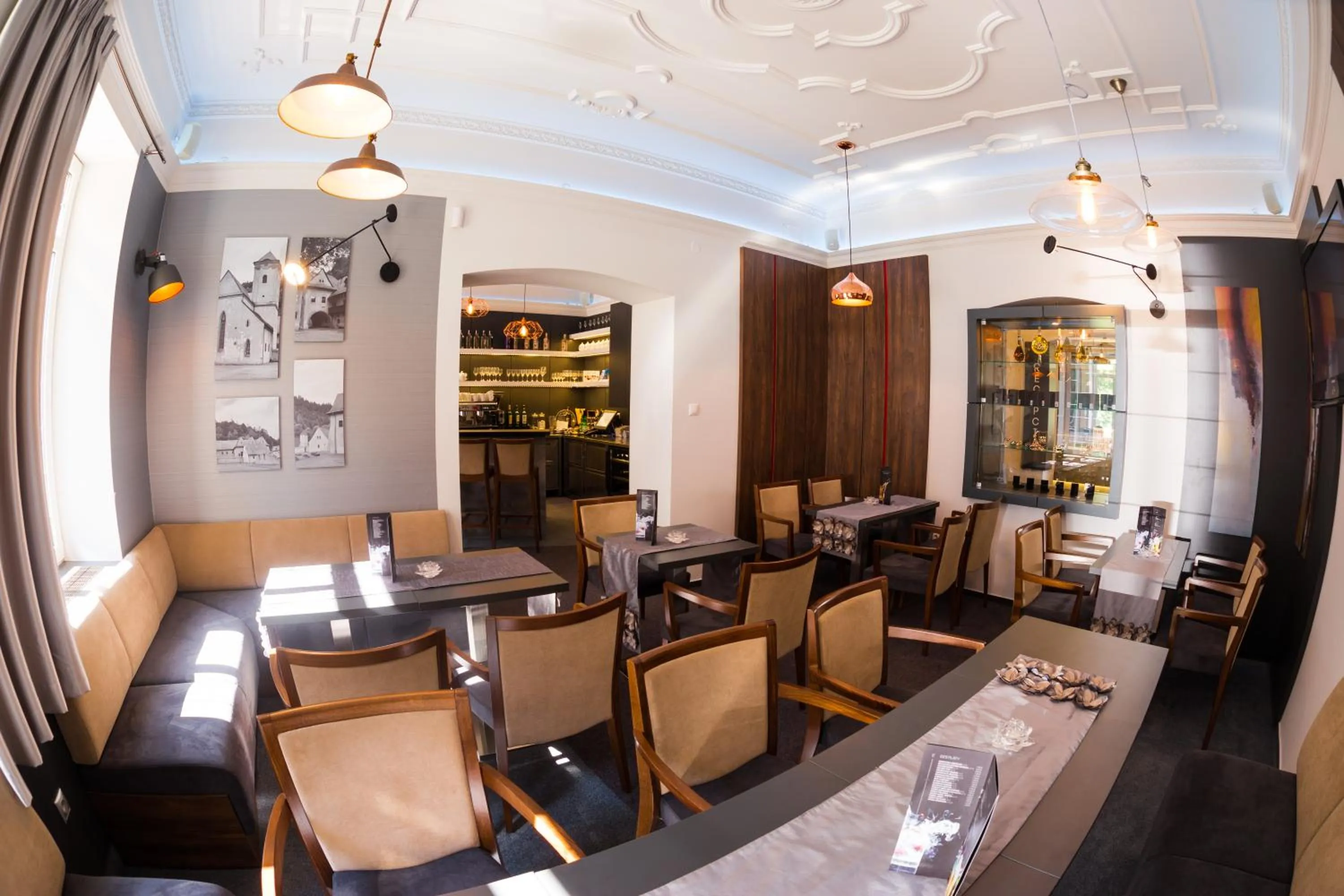 Lounge or bar in Kúpeľné domčeky - KÚPELE ČERVENÝ KLÁŠTOR Smerdžonka