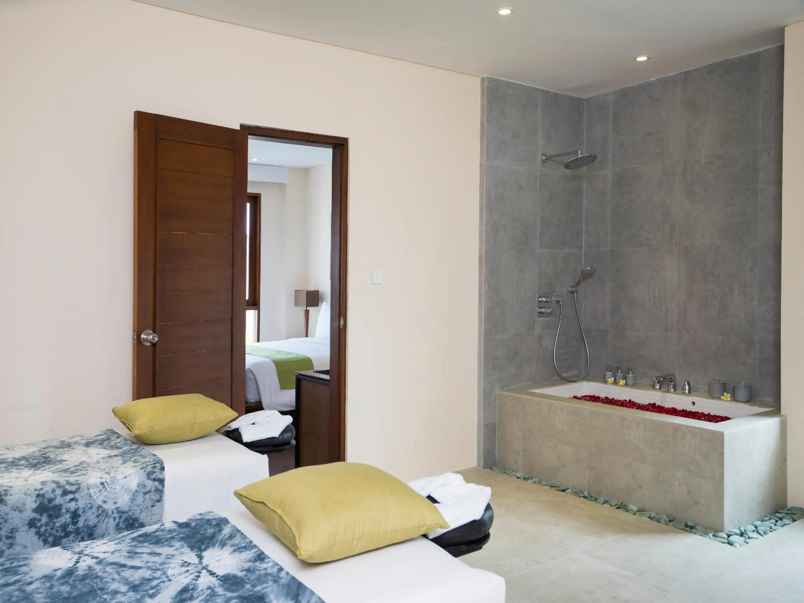 Massage, Bed in The Samata by LifestyleRetreats