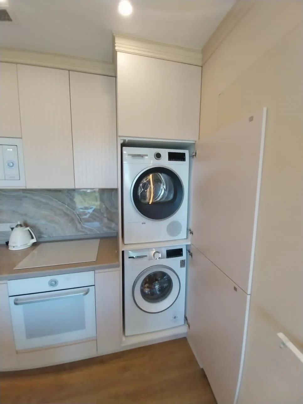 Kitchen or kitchenette in Bellevue Residence Suites