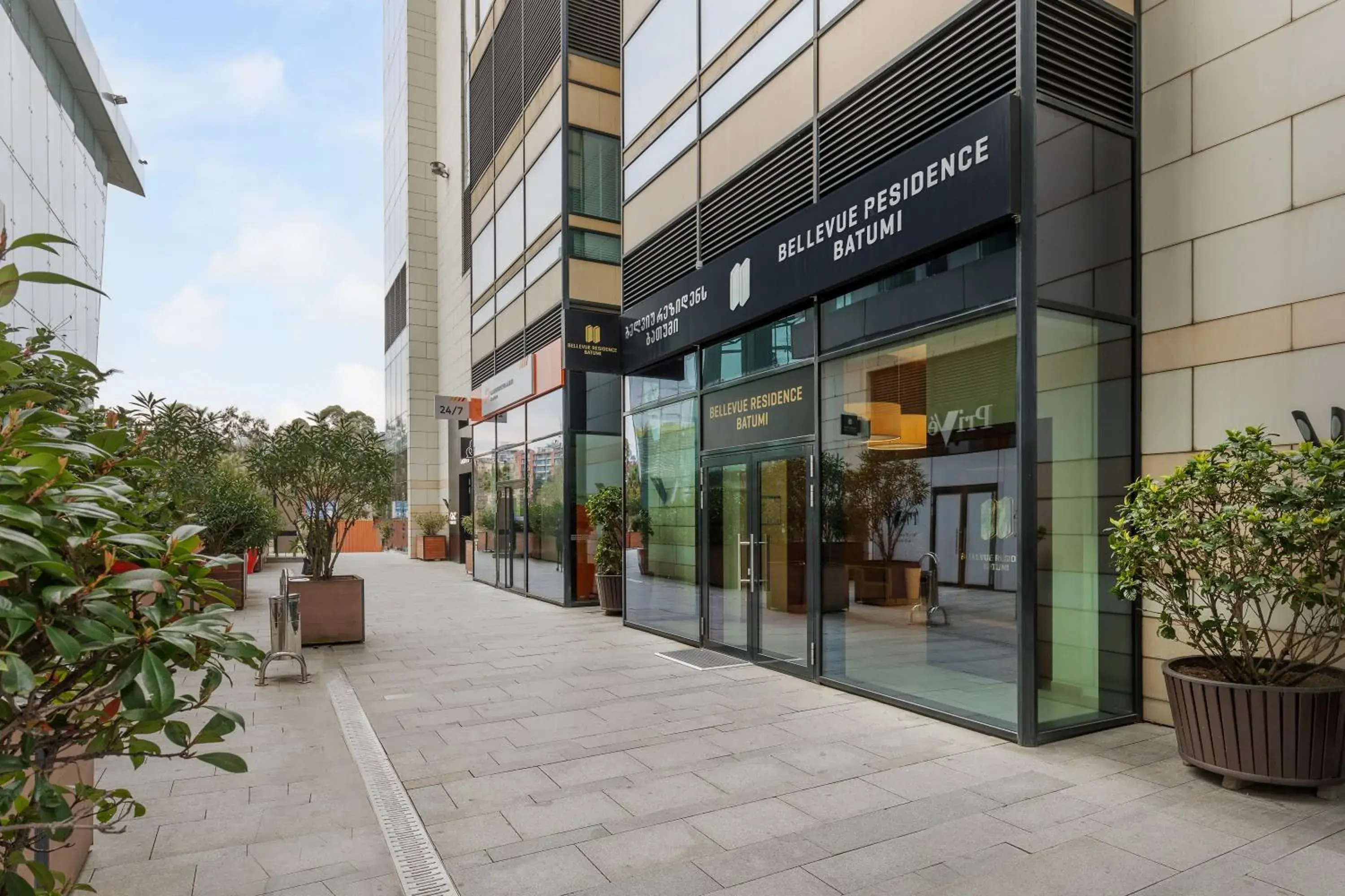 Facade/entrance in Bellevue Residence Suites Facade/entrance in Bellevue Residence Suites