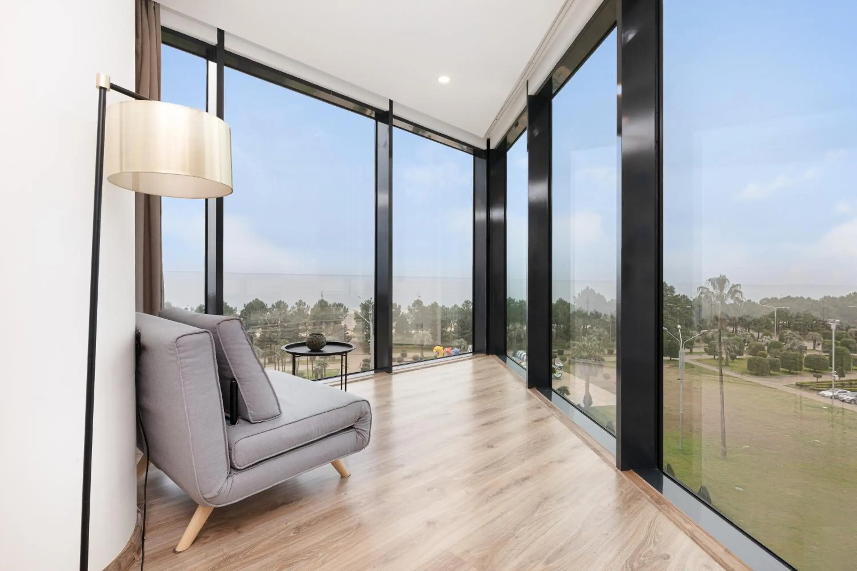 Patio in Bellevue Residence Suites Patio in Bellevue Residence Suites