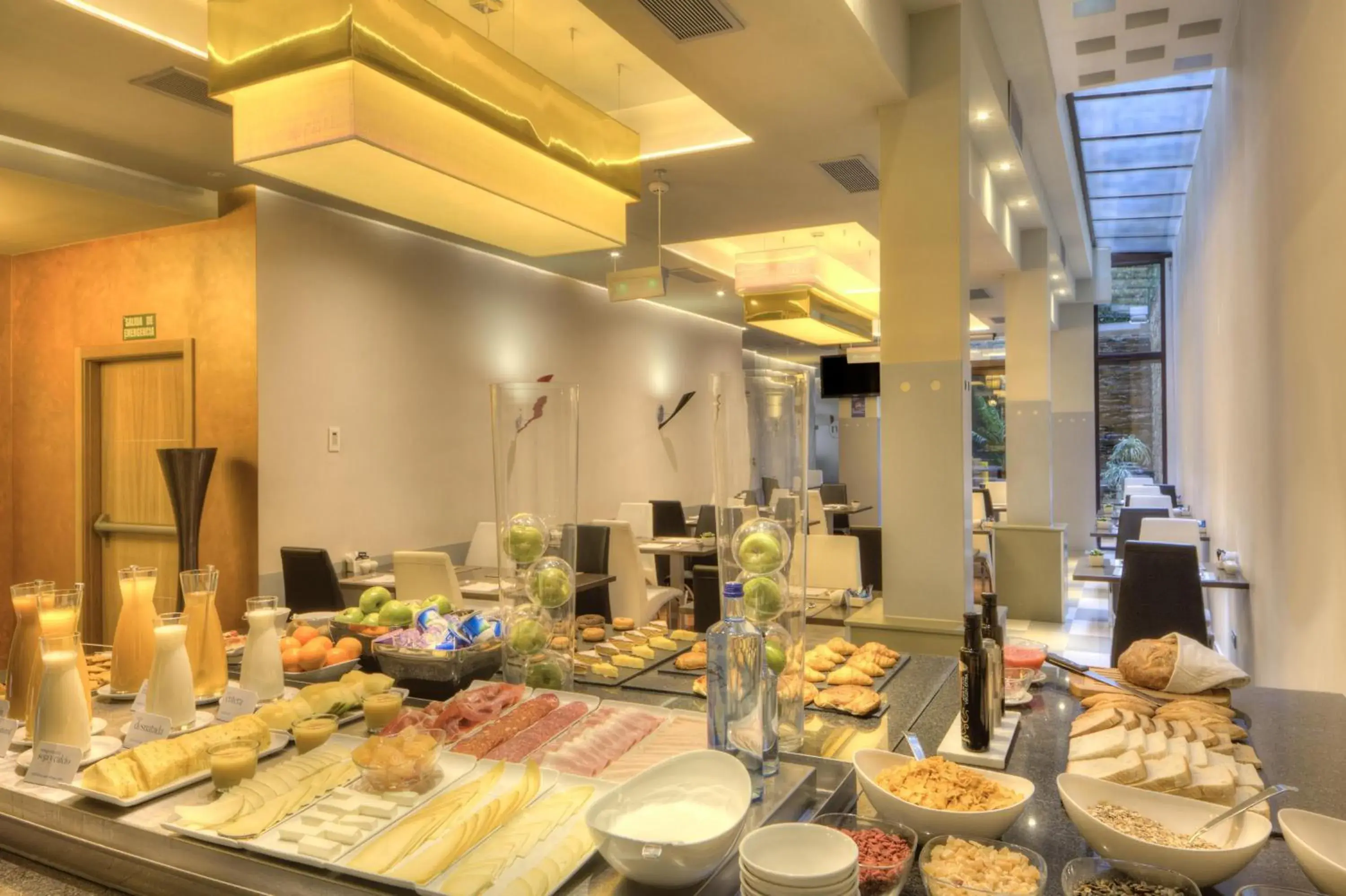 Restaurant/places to eat in NH Ourense Restaurant/places to eat in NH Ourense