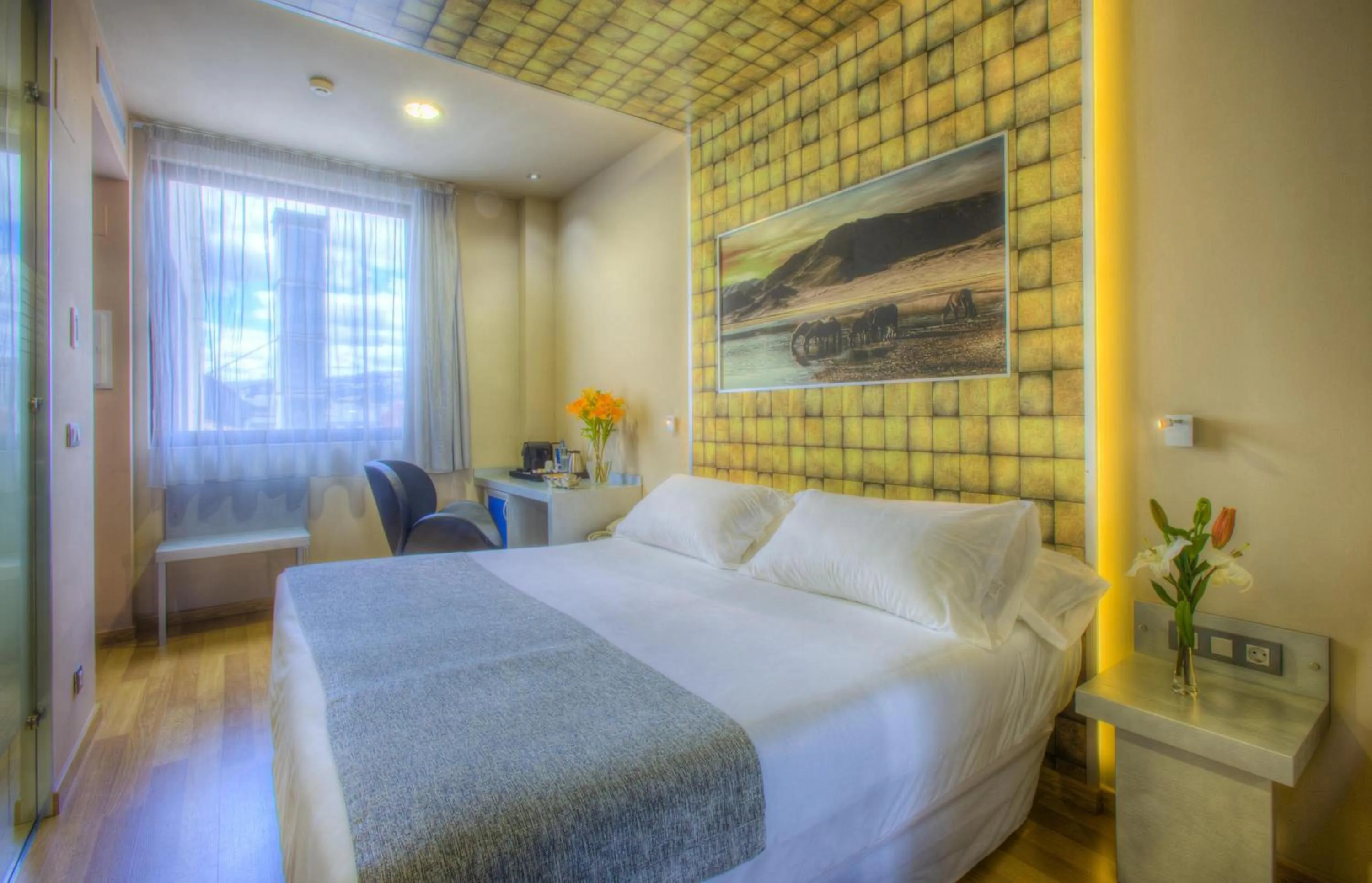 Bedroom, Bed in NH Ourense