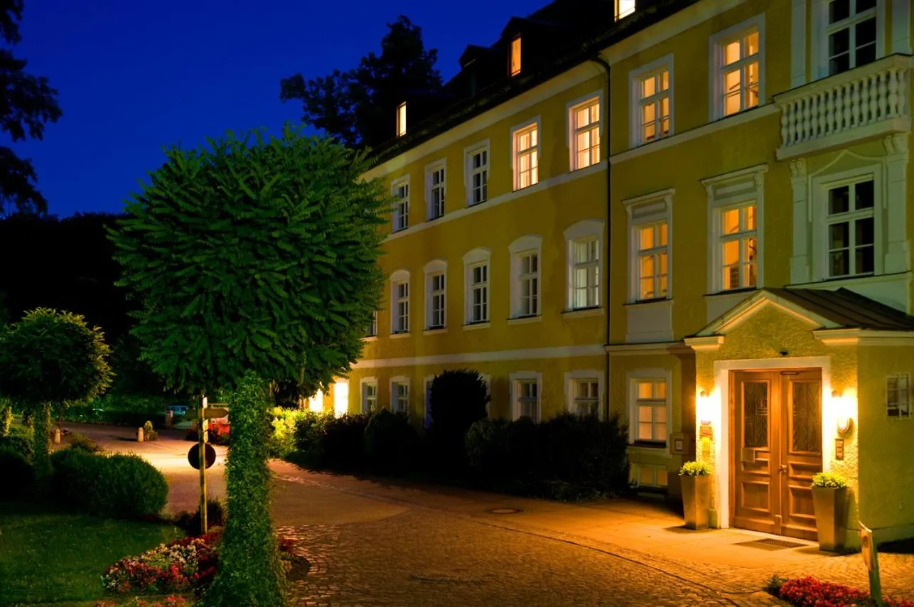 Property building in Heilbad Krumbad