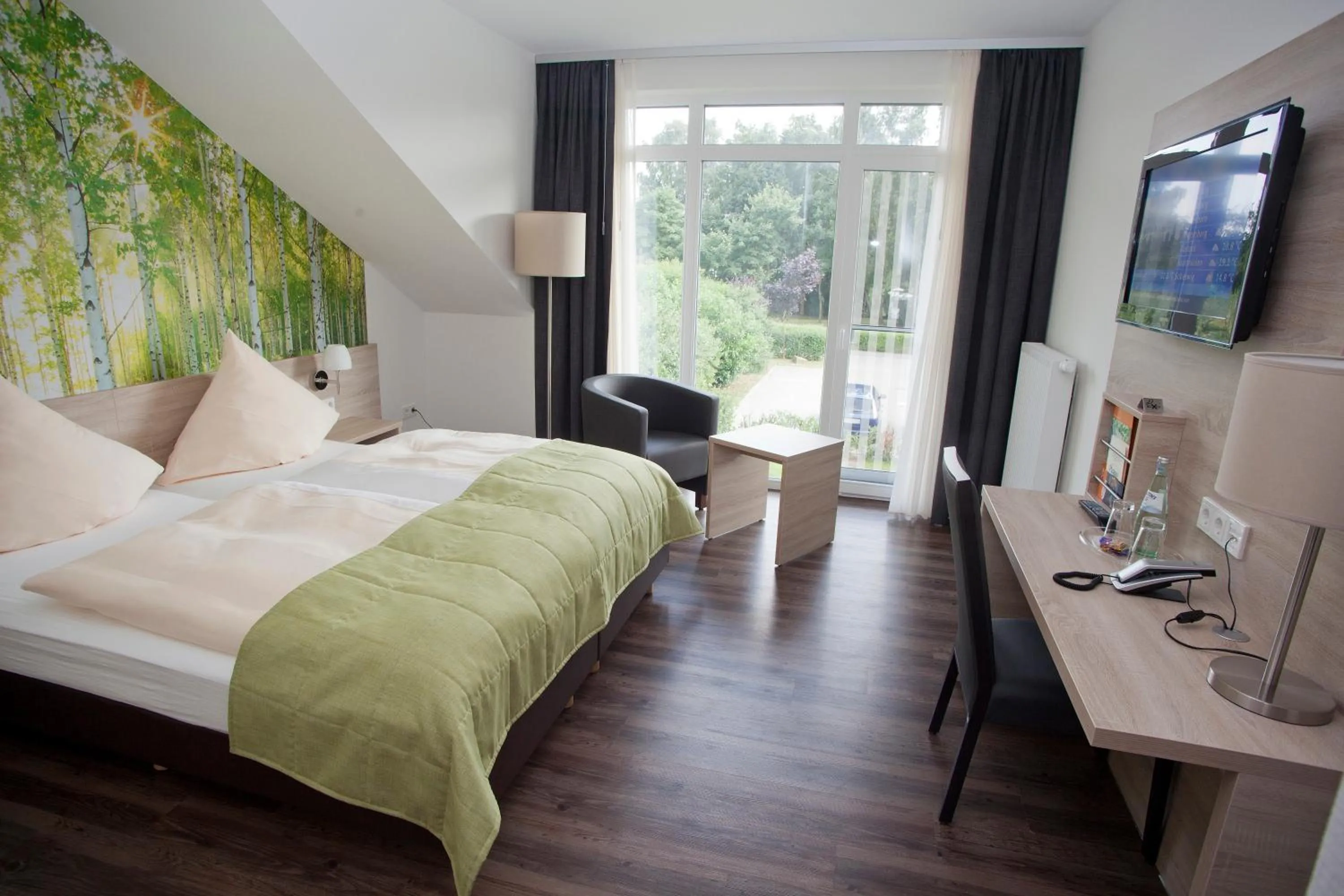 Photo of the whole room, Bed in Ringhotel Alfsee Piazza