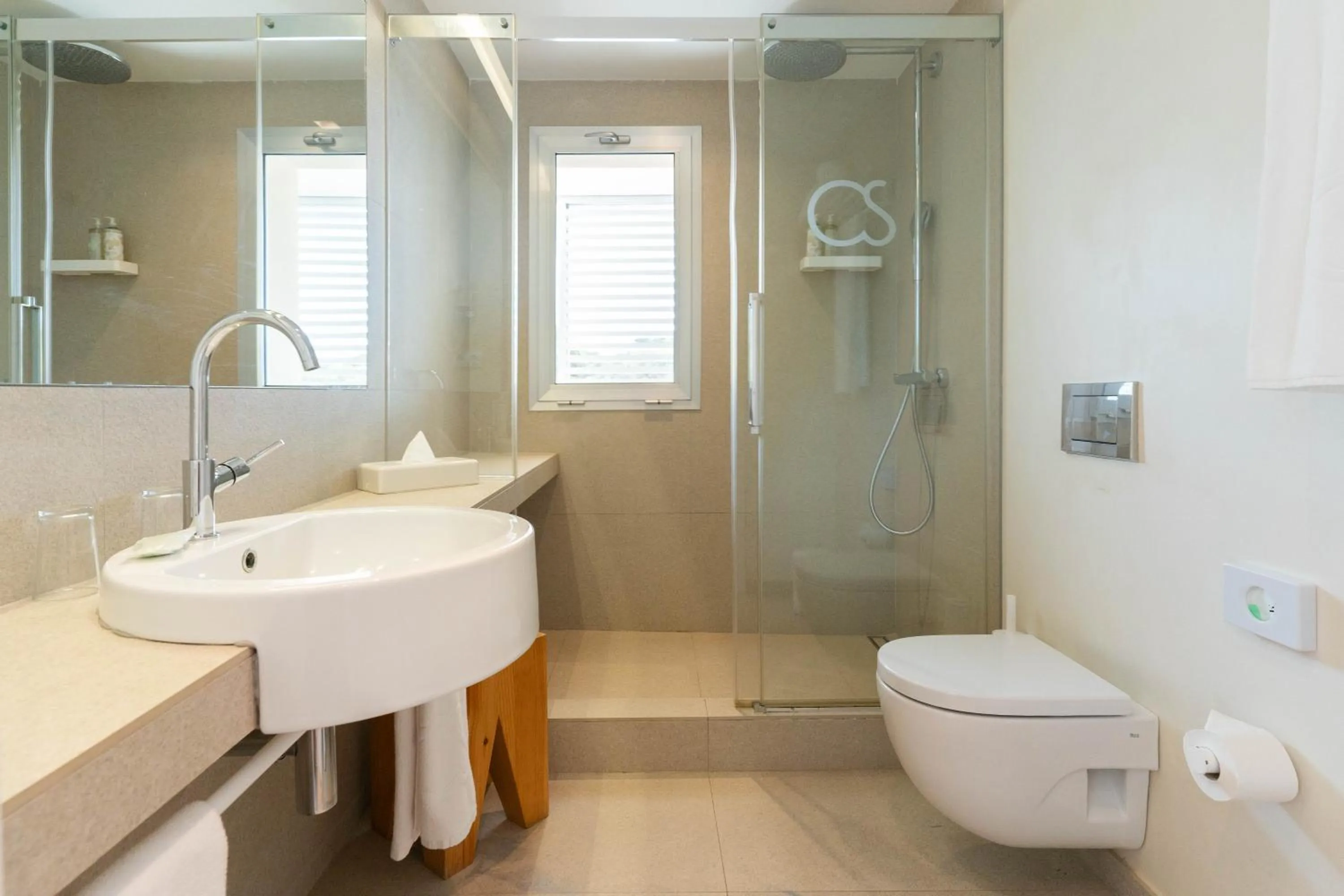 Shower in Hotel Cala Saona & Spa