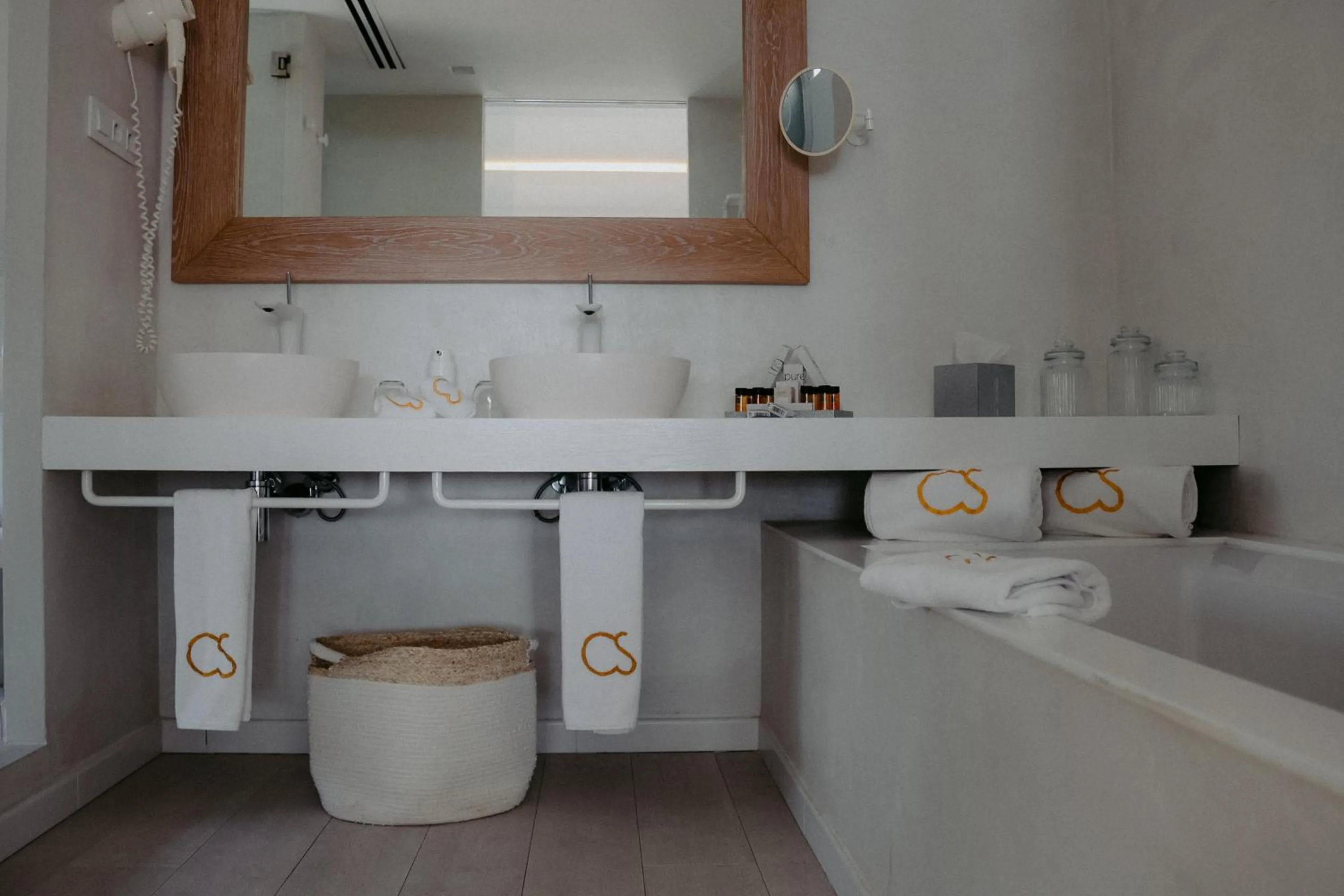 Bathroom in Hotel Cala Saona & Spa