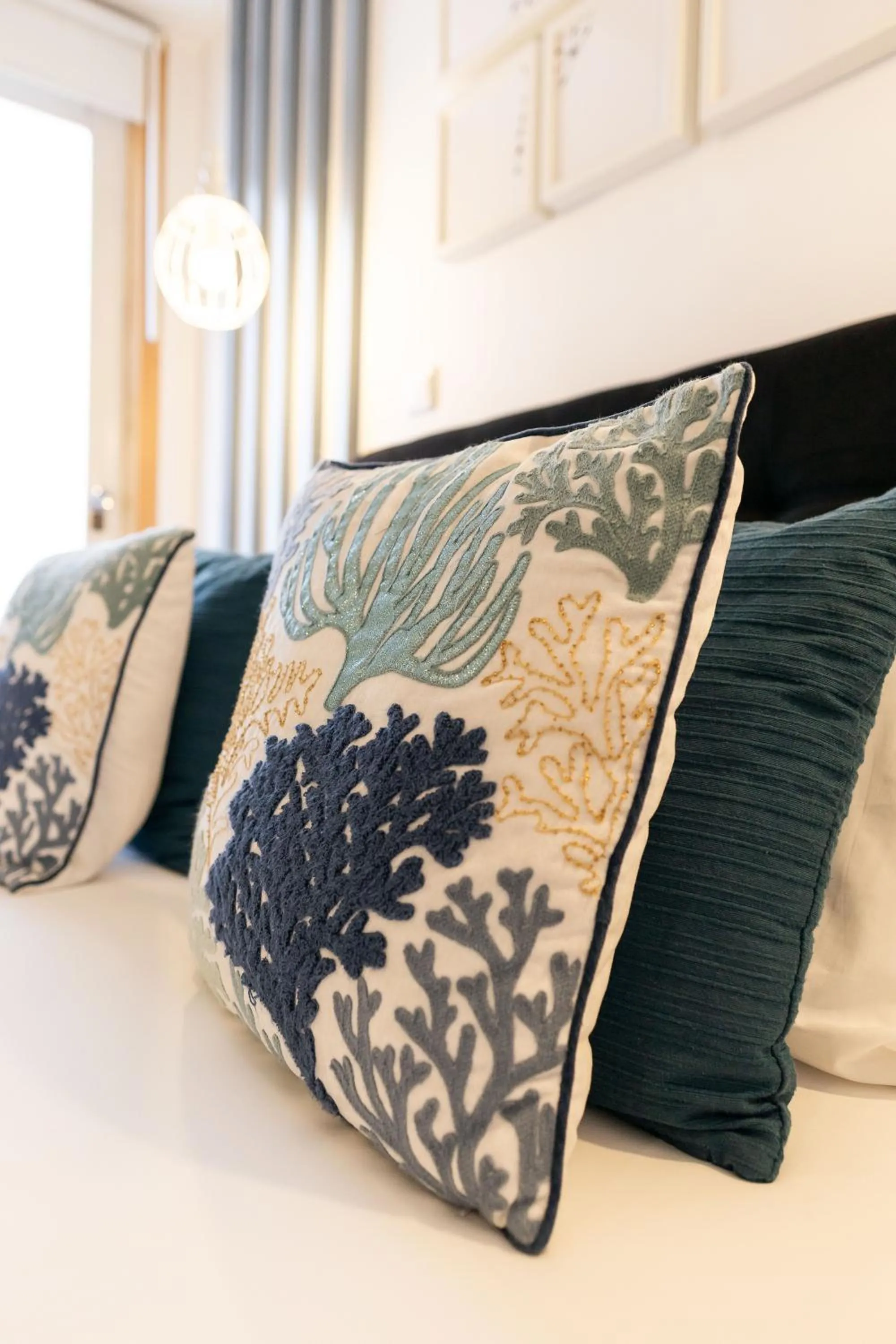 Photo of the whole room, Bed in Bellu Suites