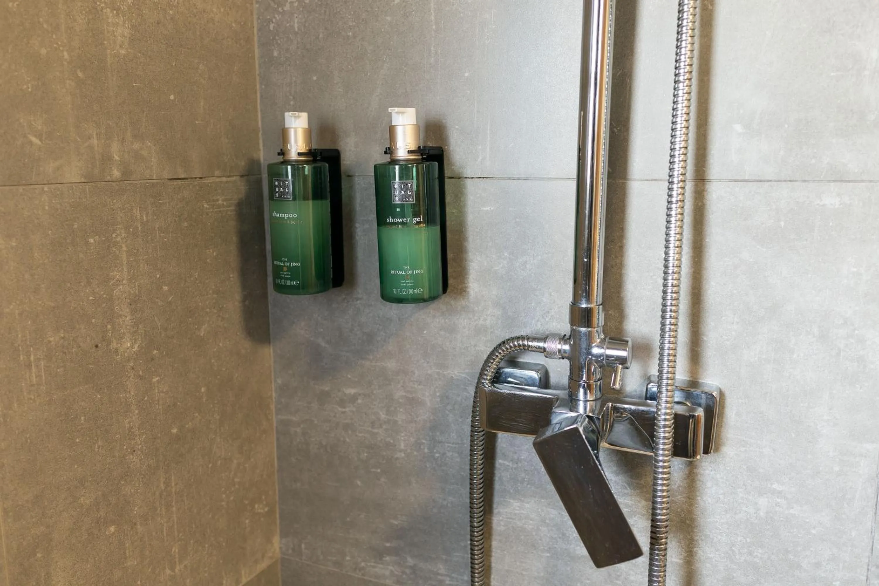 Shower in Bellu Suites