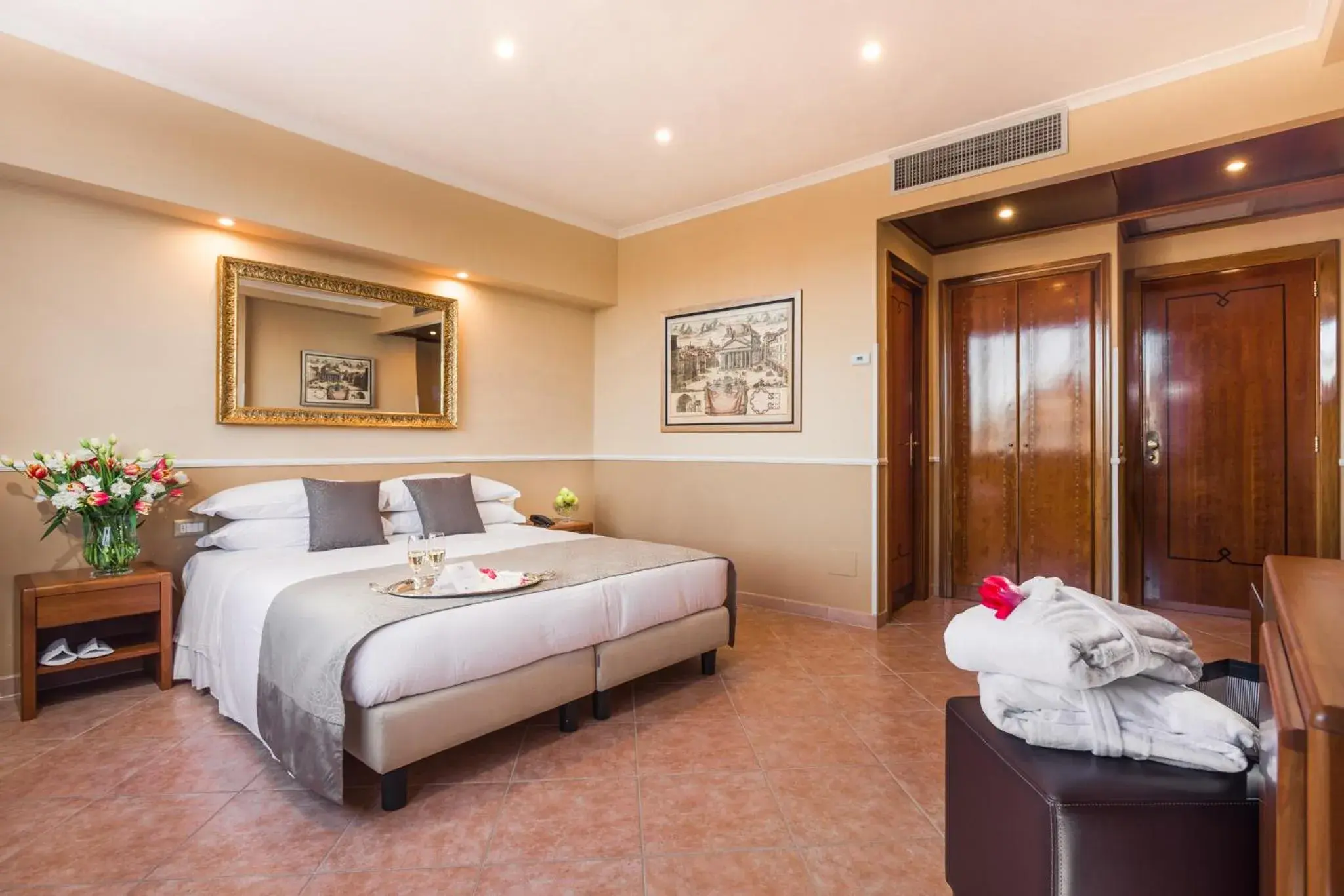 Bedroom, Bed in Raeli Hotel Lux Bedroom, Bed in Raeli Hotel Lux