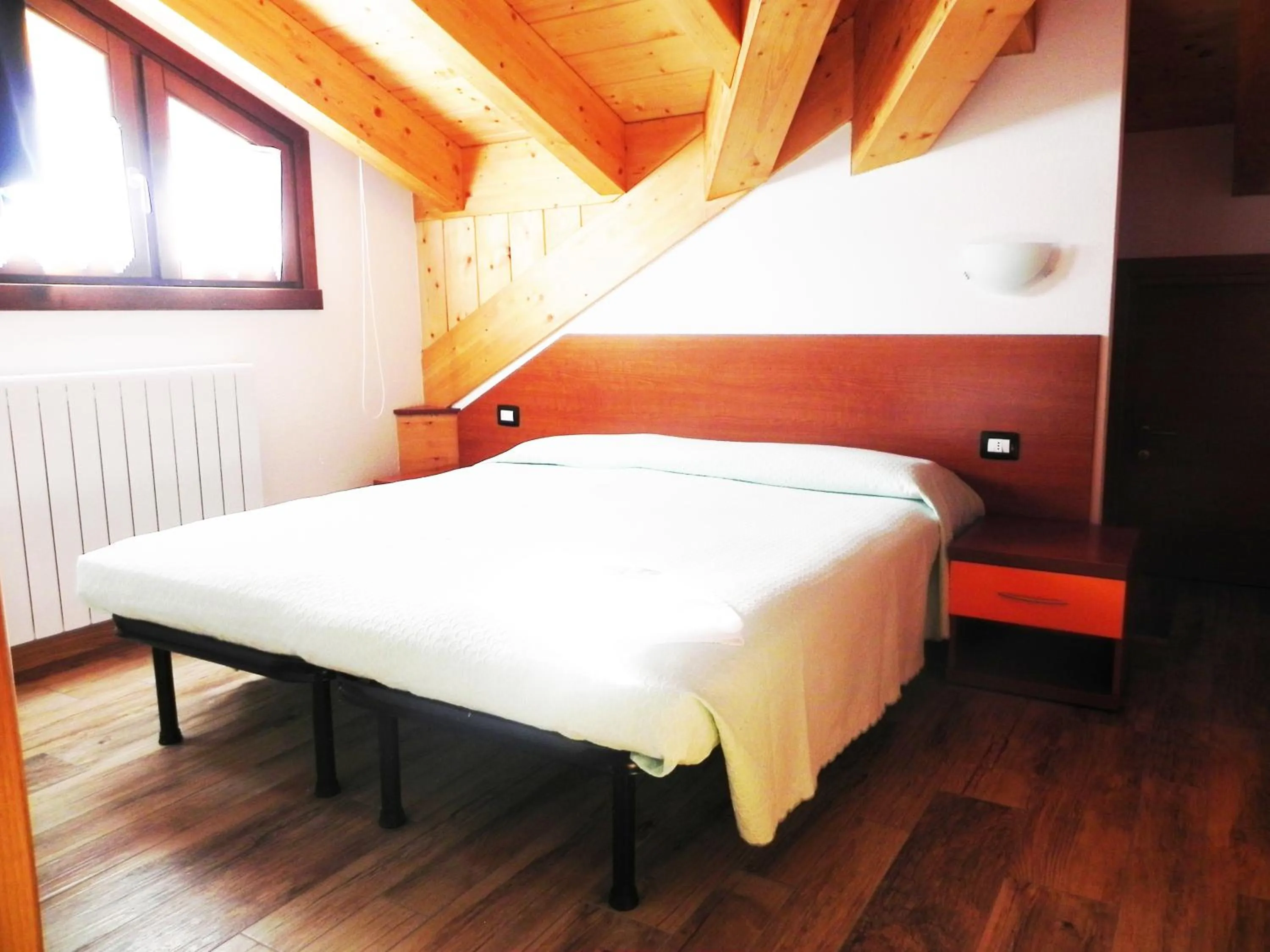 Bed in Residence Acero Rosso
