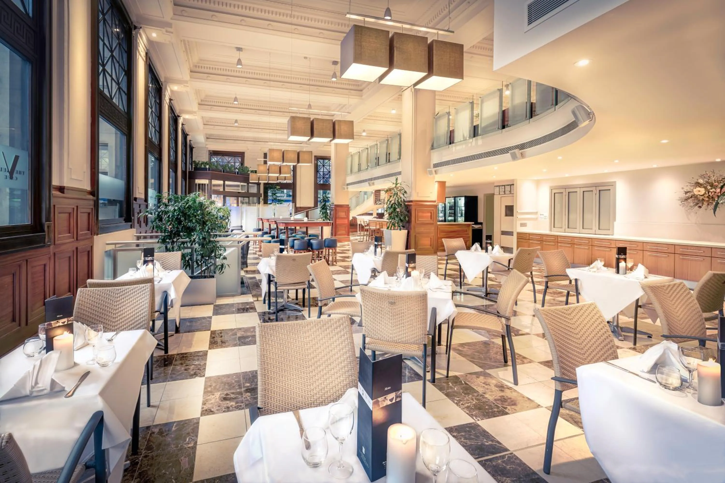 Restaurant/places to eat in Batman's Hill on Collins