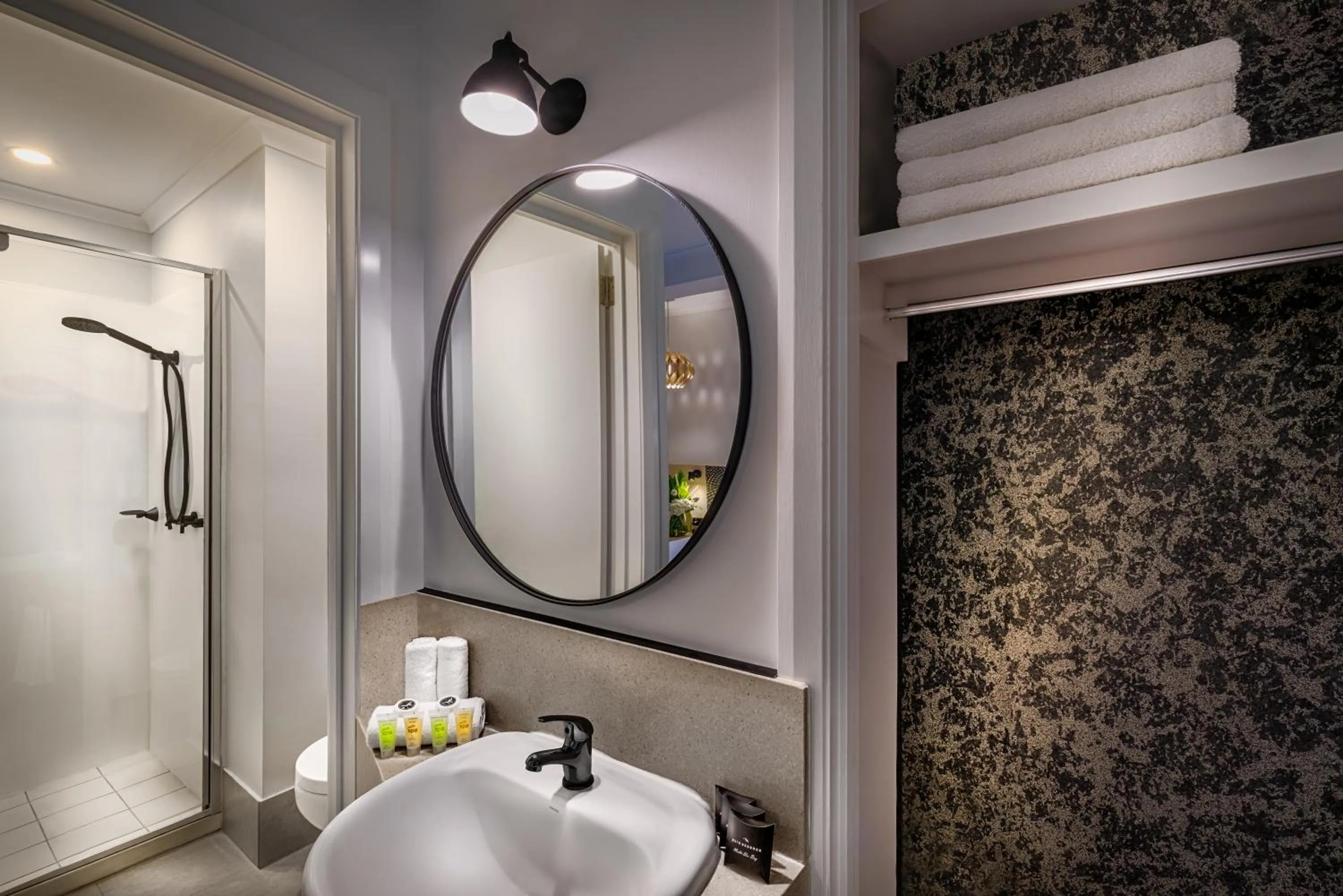 Bathroom in Batman's Hill on Collins