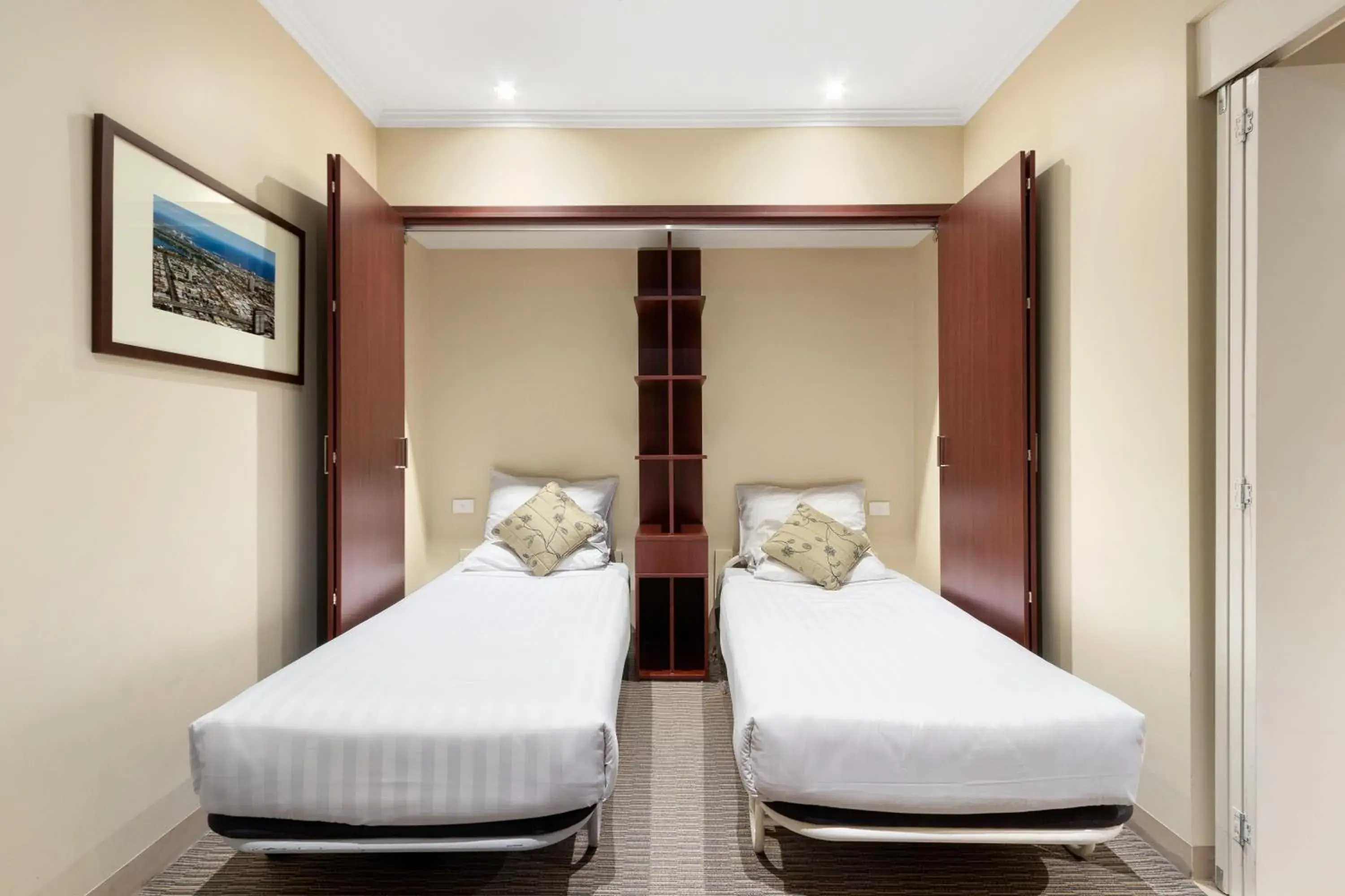 Bed in Batman's Hill on Collins Bed in Batman's Hill on Collins