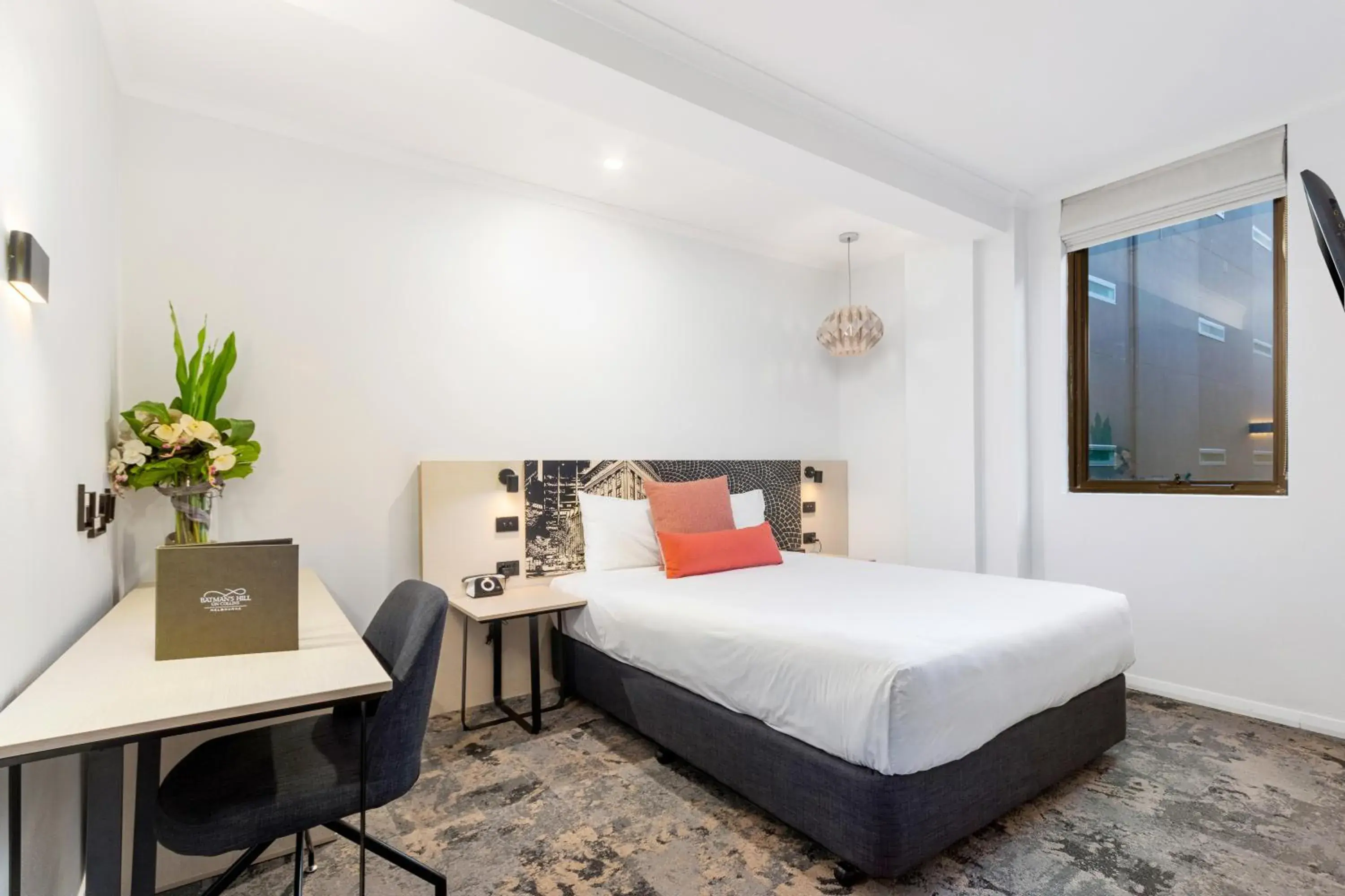 Photo of the whole room, Bed in Batman's Hill on Collins Photo of the whole room, Bed in Batman's Hill on Collins