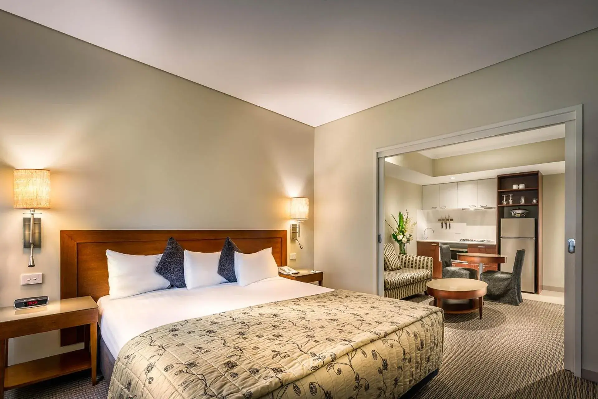 Photo of the whole room, Bed in Batman's Hill on Collins Photo of the whole room, Bed in Batman's Hill on Collins