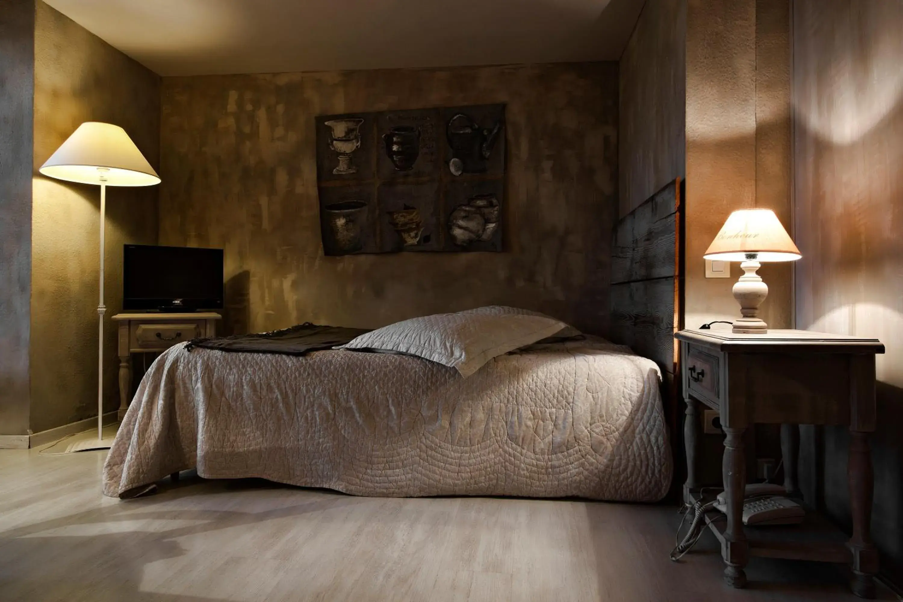 Double Room with garden access in Le Mas Du Pont Roman Double Room with garden access in Le Mas Du Pont Roman