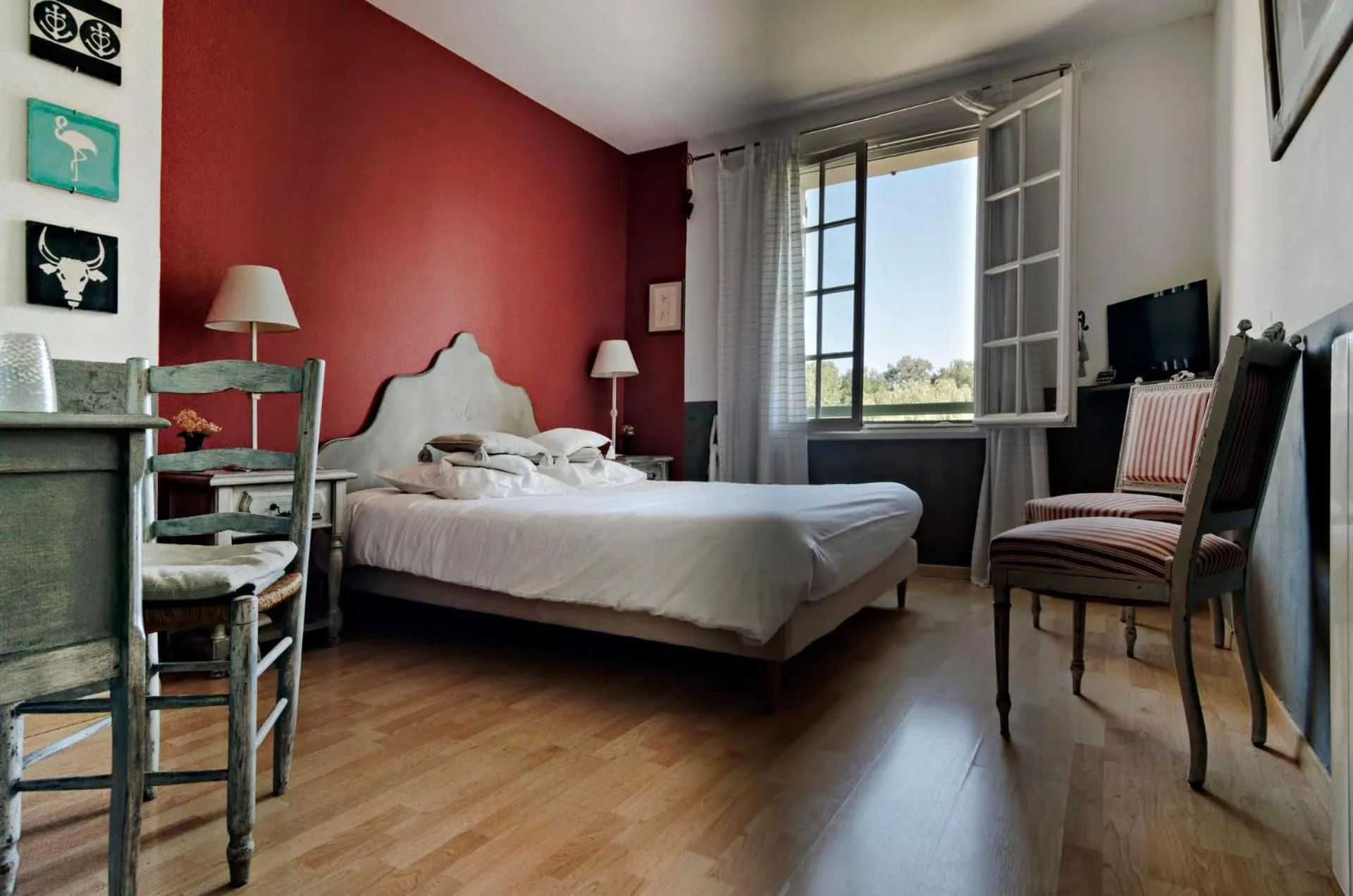 Queen Room with Garden View in Le Mas Du Pont Roman