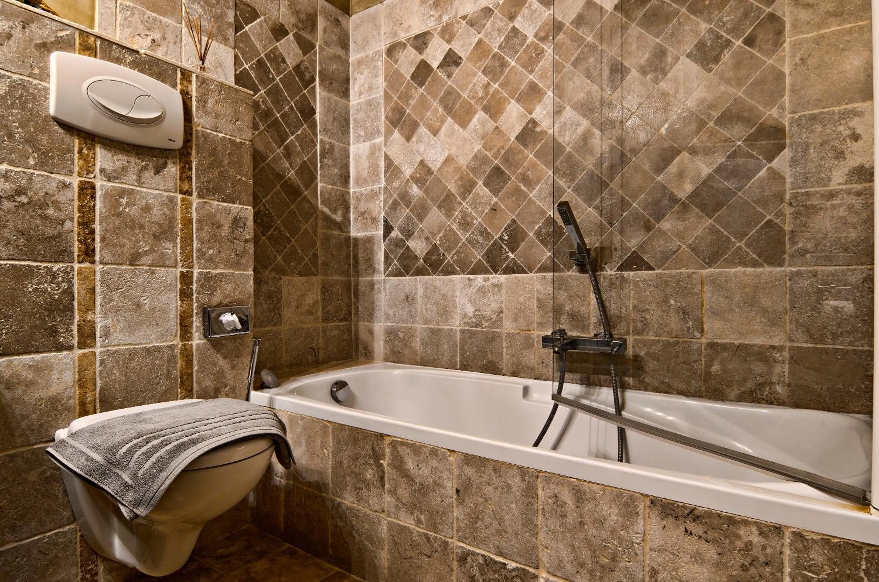 Twin Room in Le Mas Du Pont Roman