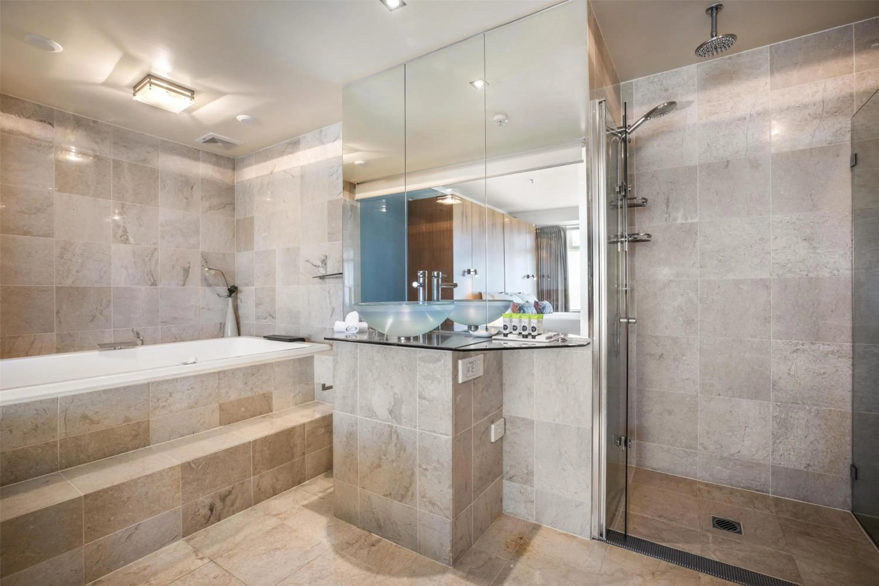 Bathroom in Nightelier Devonport Gateway Hotel